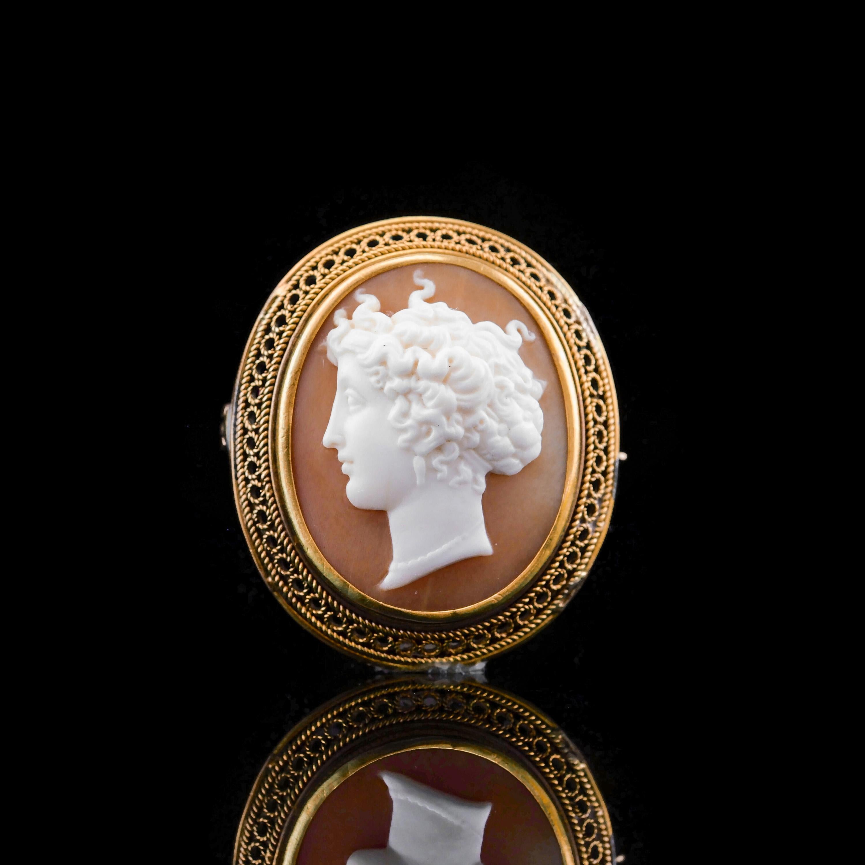 Antique Victorian 15ct Gold Carved Shell Cameo with Figural Lady Head - c.1890 For Sale 4