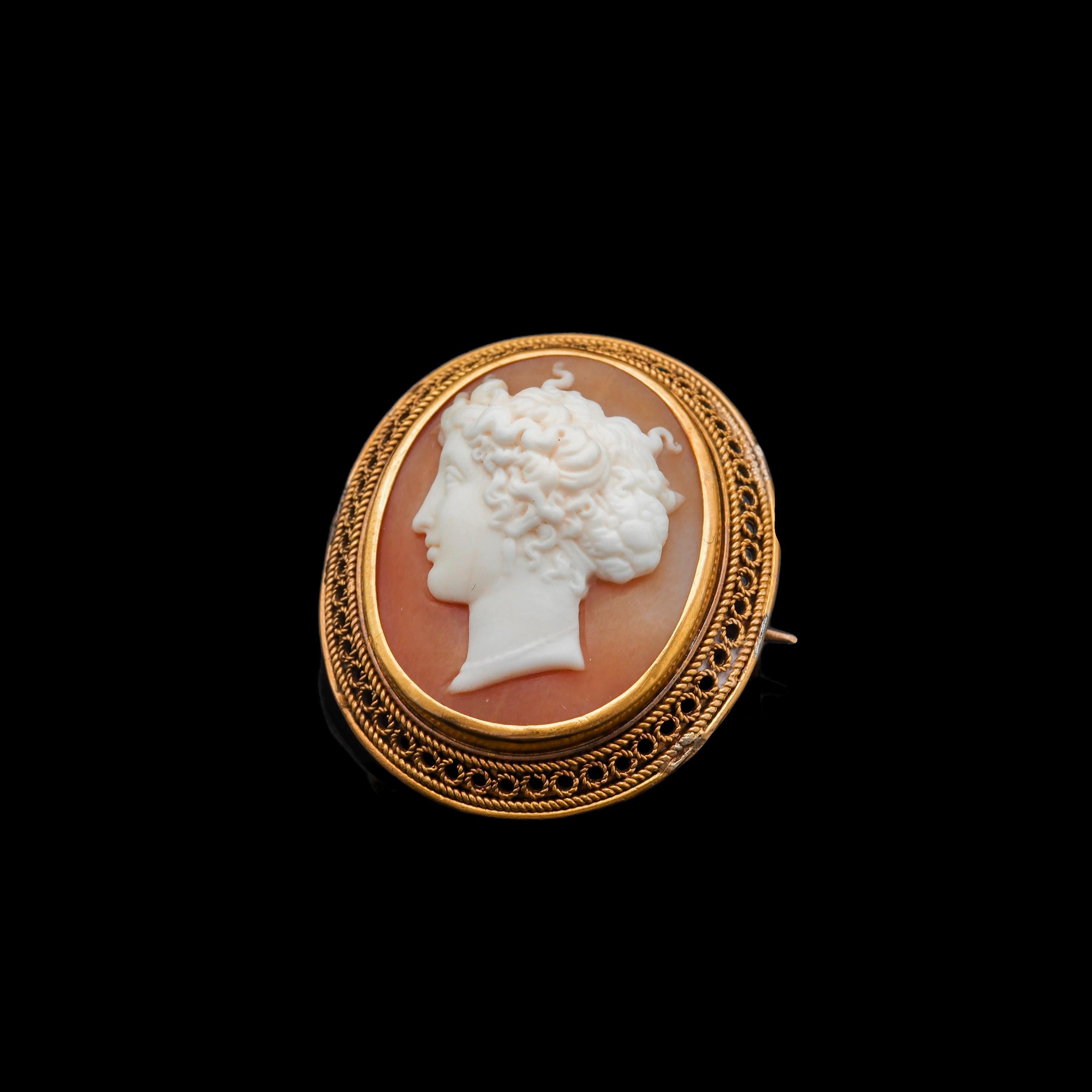 Antique Victorian 15ct Gold Carved Shell Cameo with Figural Lady Head - c.1890 For Sale 2