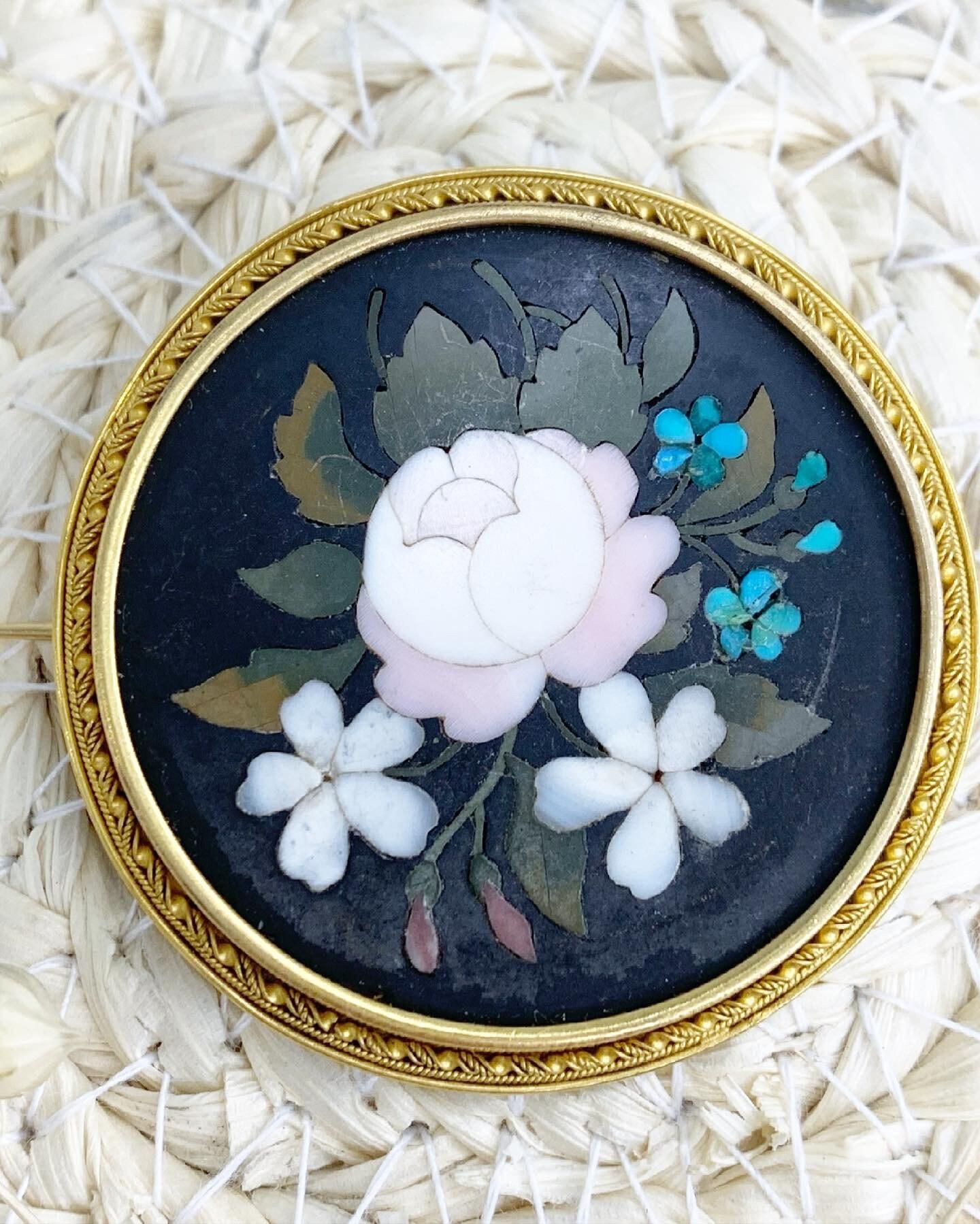Antique Victorian 15ct gold Pietra Dura Floral Mosaic Brooch For Sale 2
