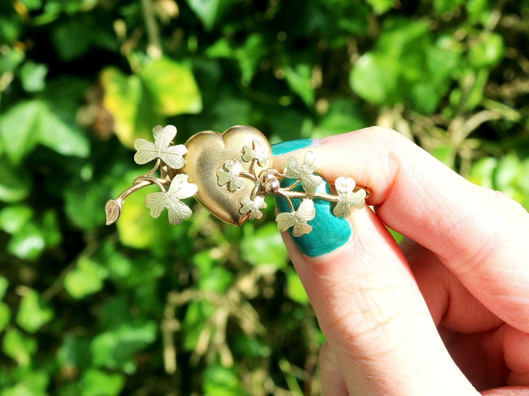 An exceptional, fine and impressive 15 carat yellow gold heart brooch / locket; part of our diverse antique jewellery and estate jewelry collections

This exceptional, fine and impressive antique brooch has been crafted in 15ct yellow gold.

The