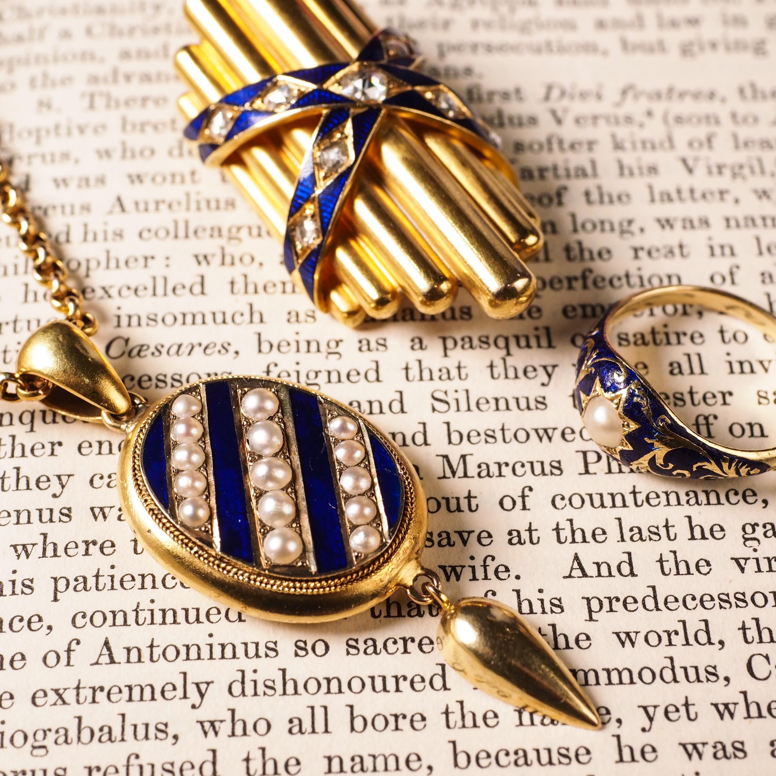 Antica collana vittoriana in oro 15 carati con smalto blu e ciondolo di perle - c.1880 in vendita 4