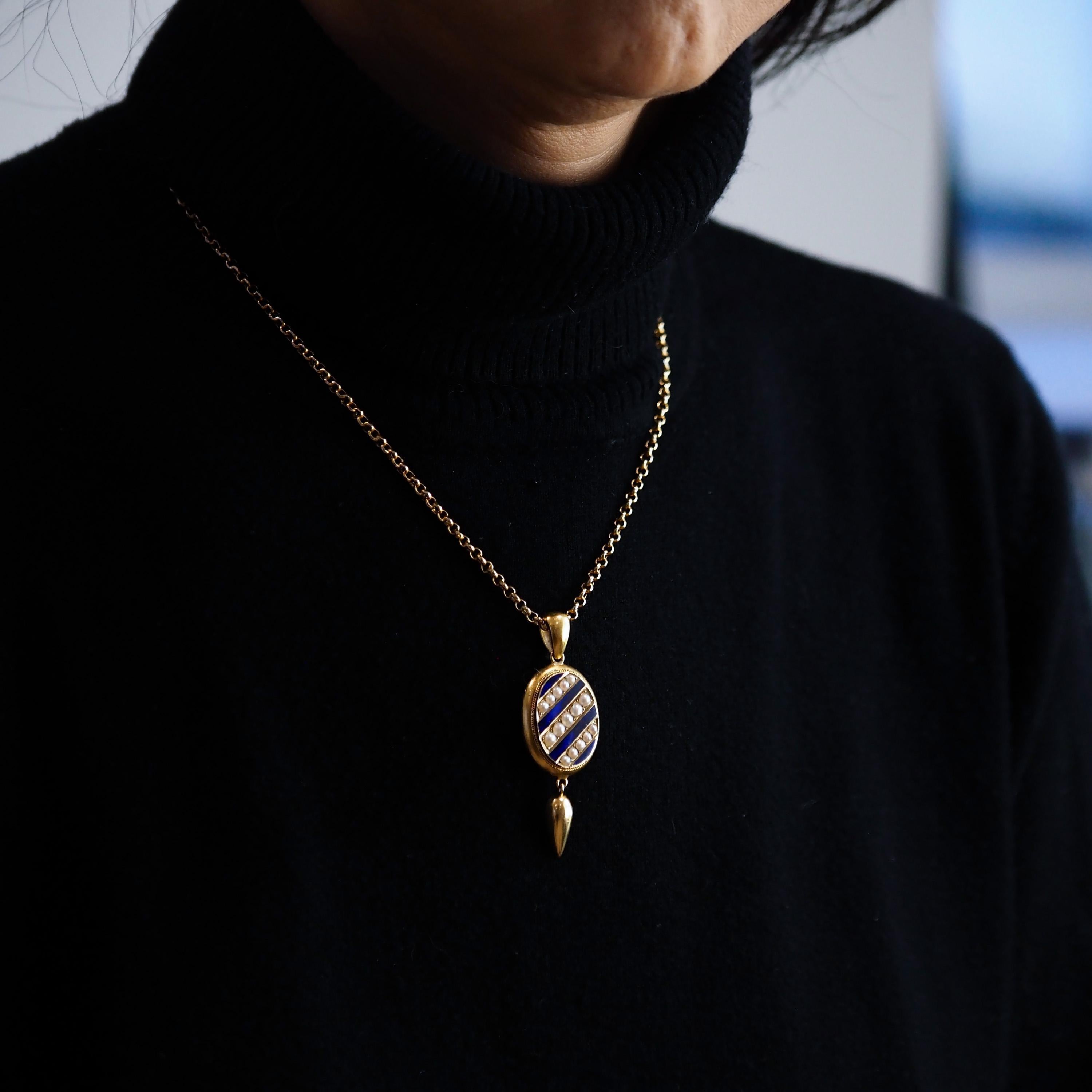 Antica collana vittoriana in oro 15 carati con smalto blu e ciondolo di perle - c.1880 in vendita 5