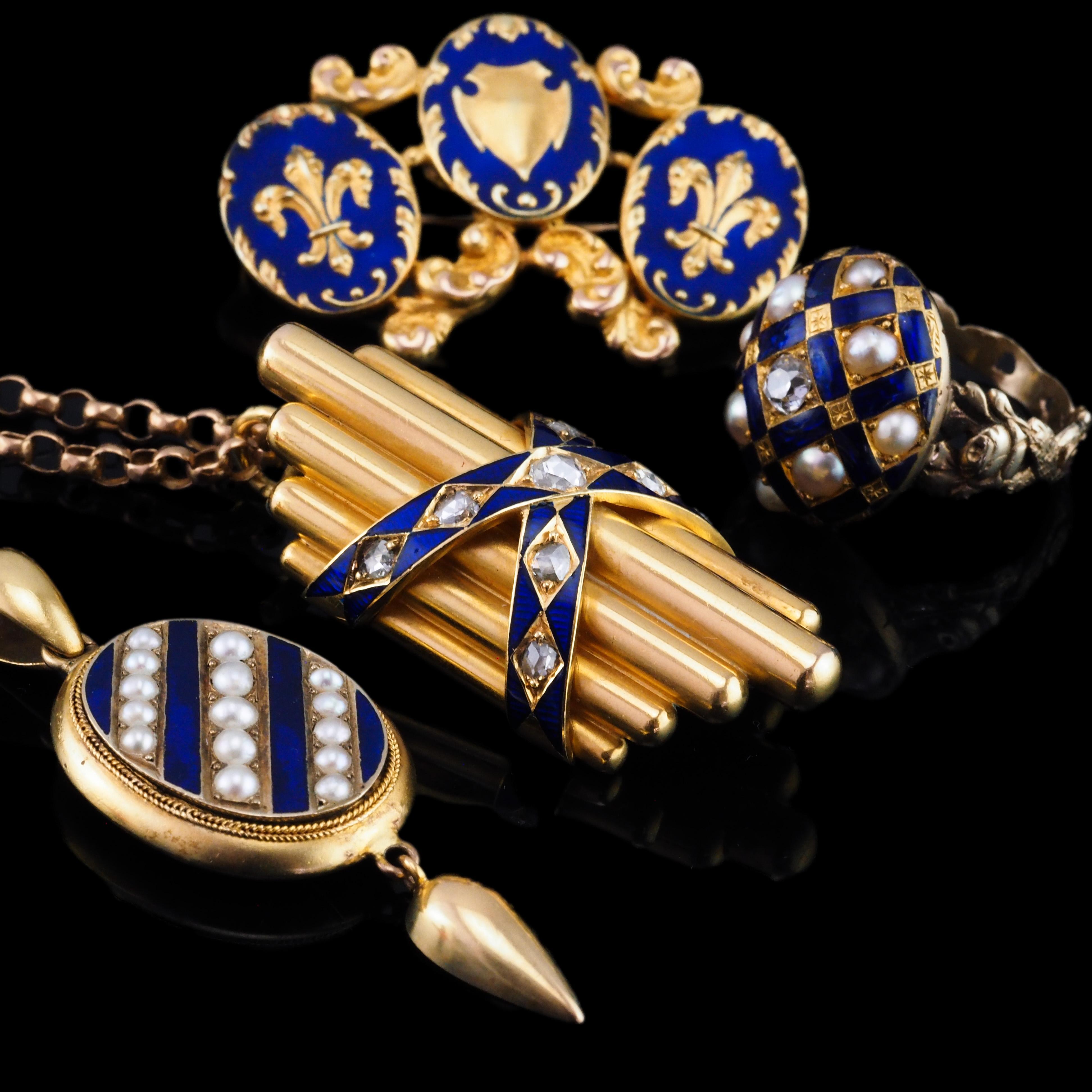 Antica collana vittoriana in oro 15 carati con smalto blu e ciondolo di perle - c.1880 in vendita 7