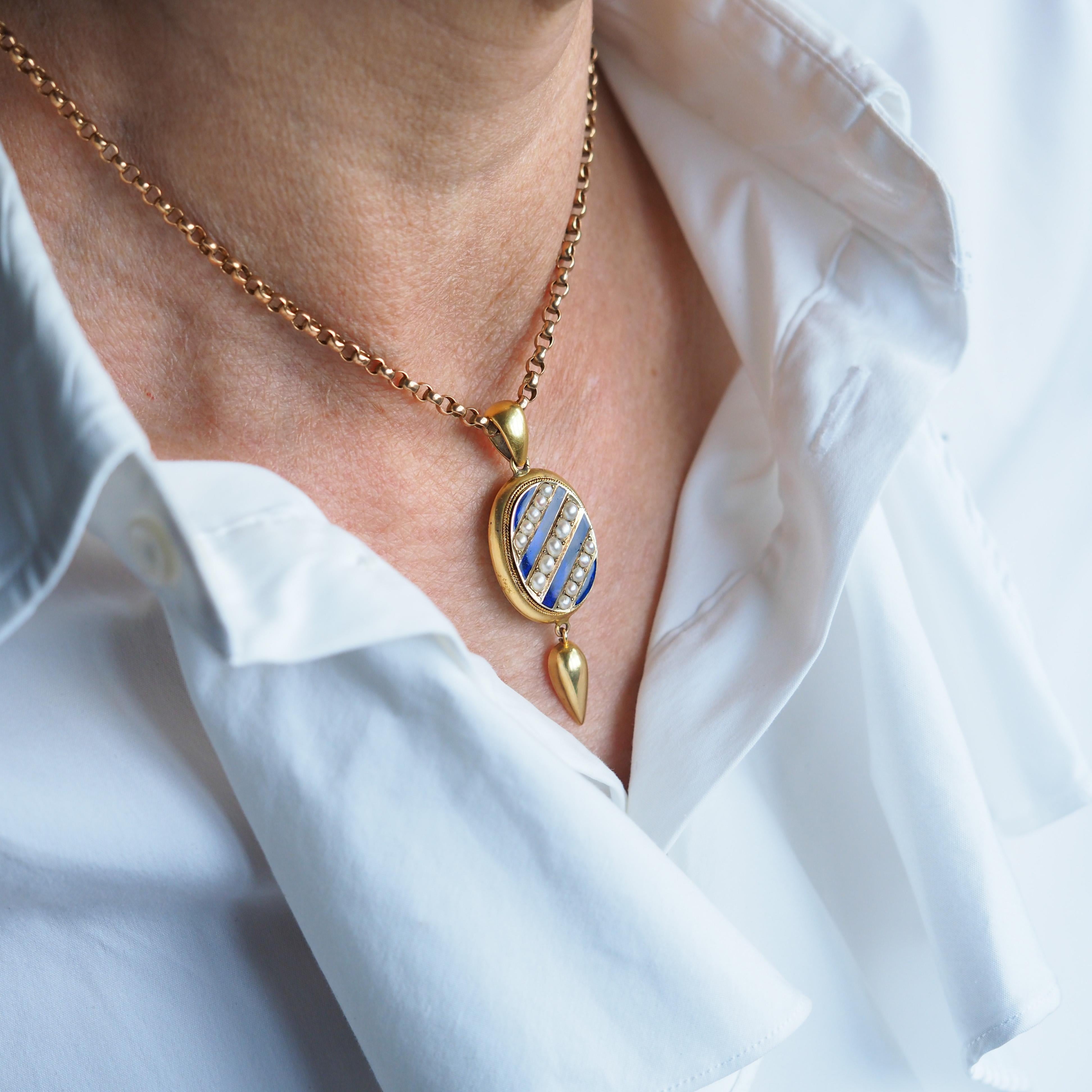 Antica collana vittoriana in oro 15 carati con smalto blu e ciondolo di perle - c.1880 in vendita 8