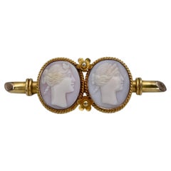 Antique Victorian 9 Karat Gold Right Facing Double Shell Cameo Bar Brooch