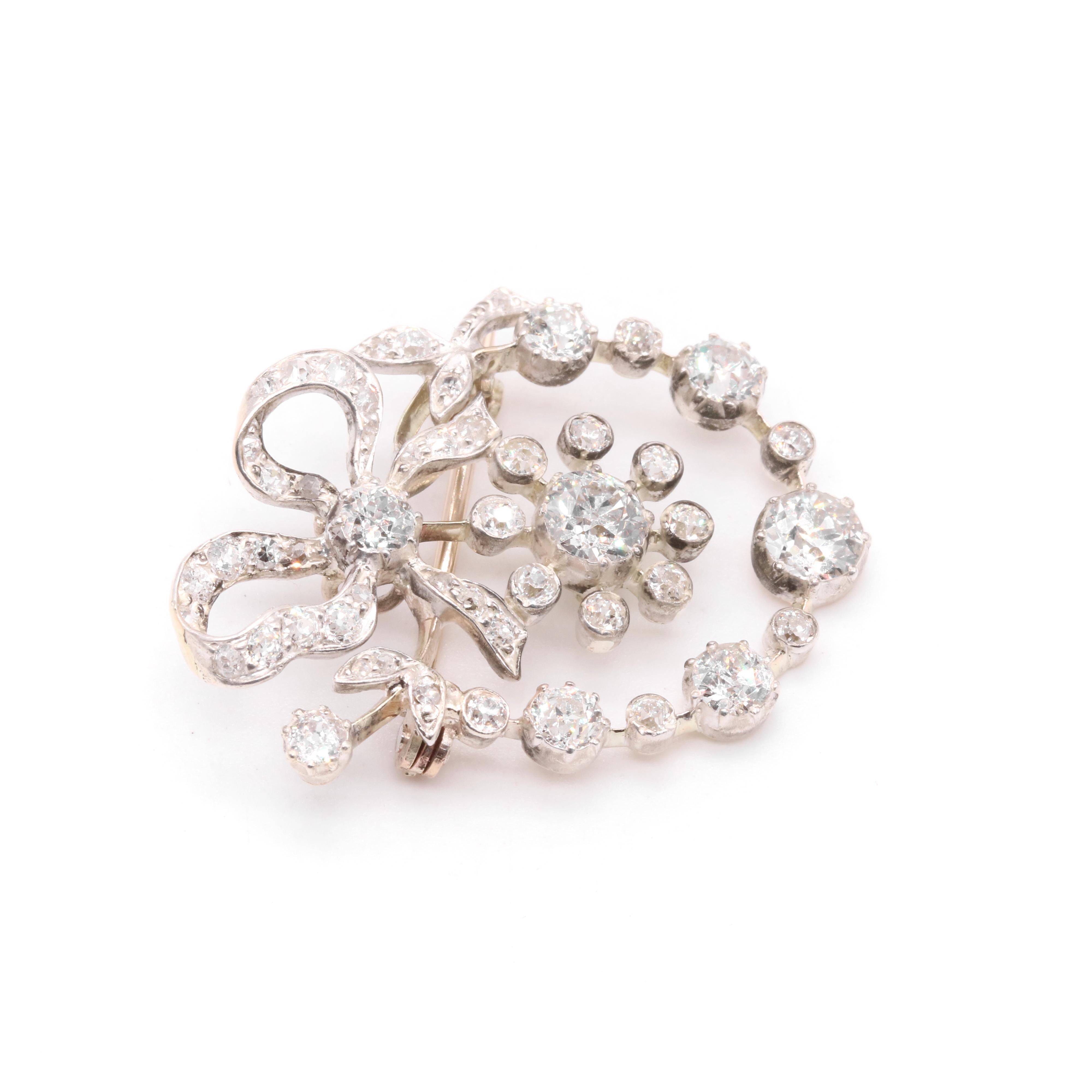 Antiguo broche y colgante victoriano de oro de 15 quilates y plata con diamantes talla antigua de 2,82 quilates en Bueno estado para la venta en Staines-Upon-Thames, GB
