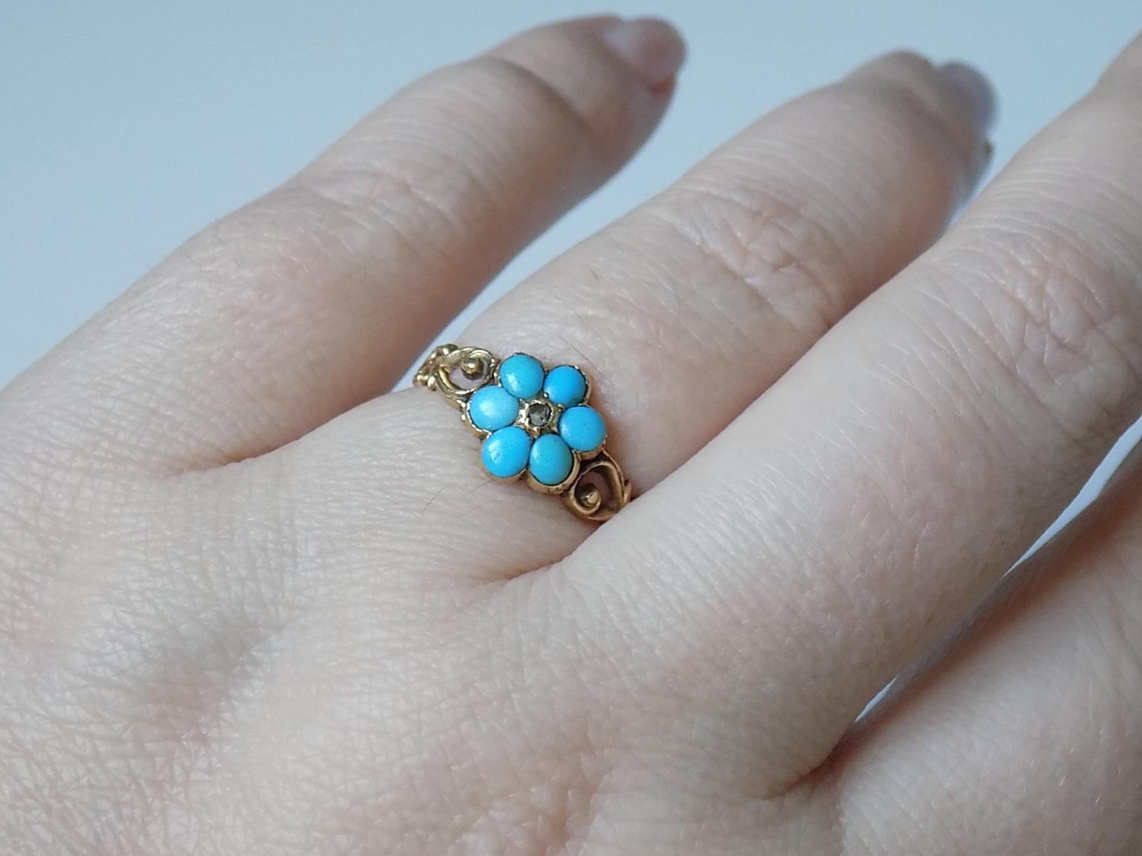 Antique Victorian 15 Karat Gold Turquoise Diamond Forget Me Not Ring In Good Condition In Boston, Lincolnshire