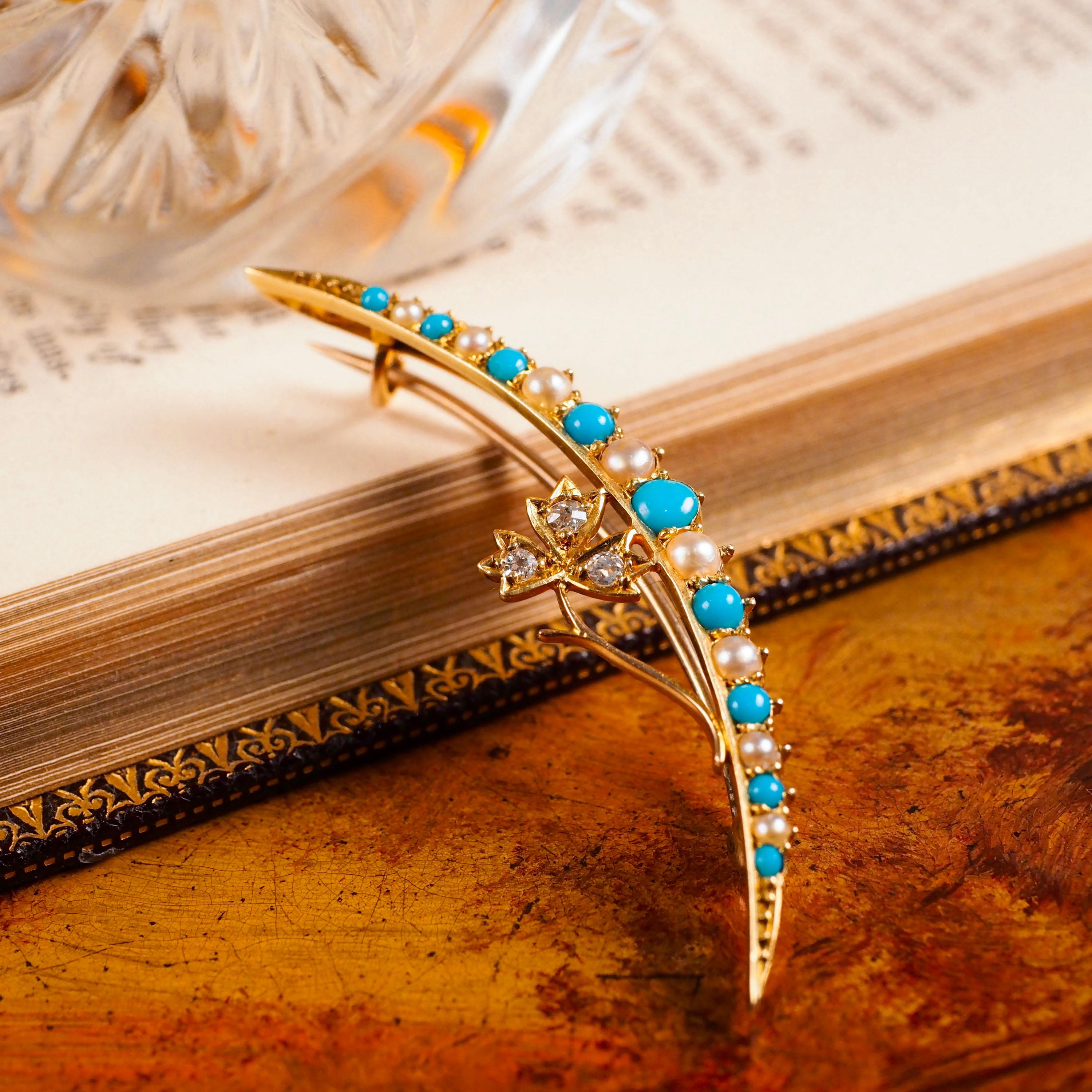 Antique Victorian 15k Gold Turquoise, Pearl & Diamond Crescent Brooch, c.1900 In Good Condition For Sale In London, GB