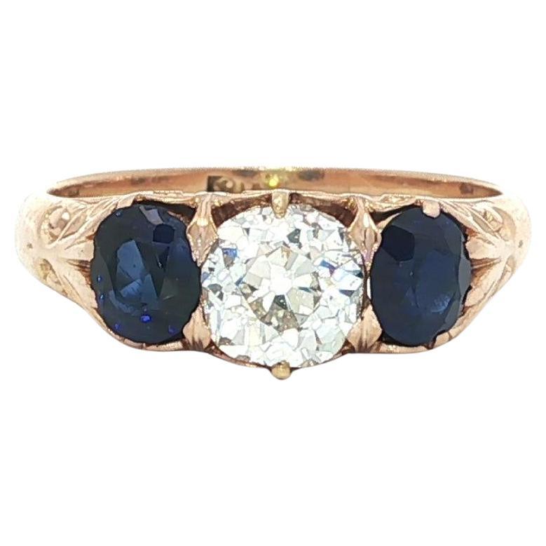 Antike viktorianische 15k Rosy Gold Old Mine Cut Diamond Sapphire 3 Stone Band Ring