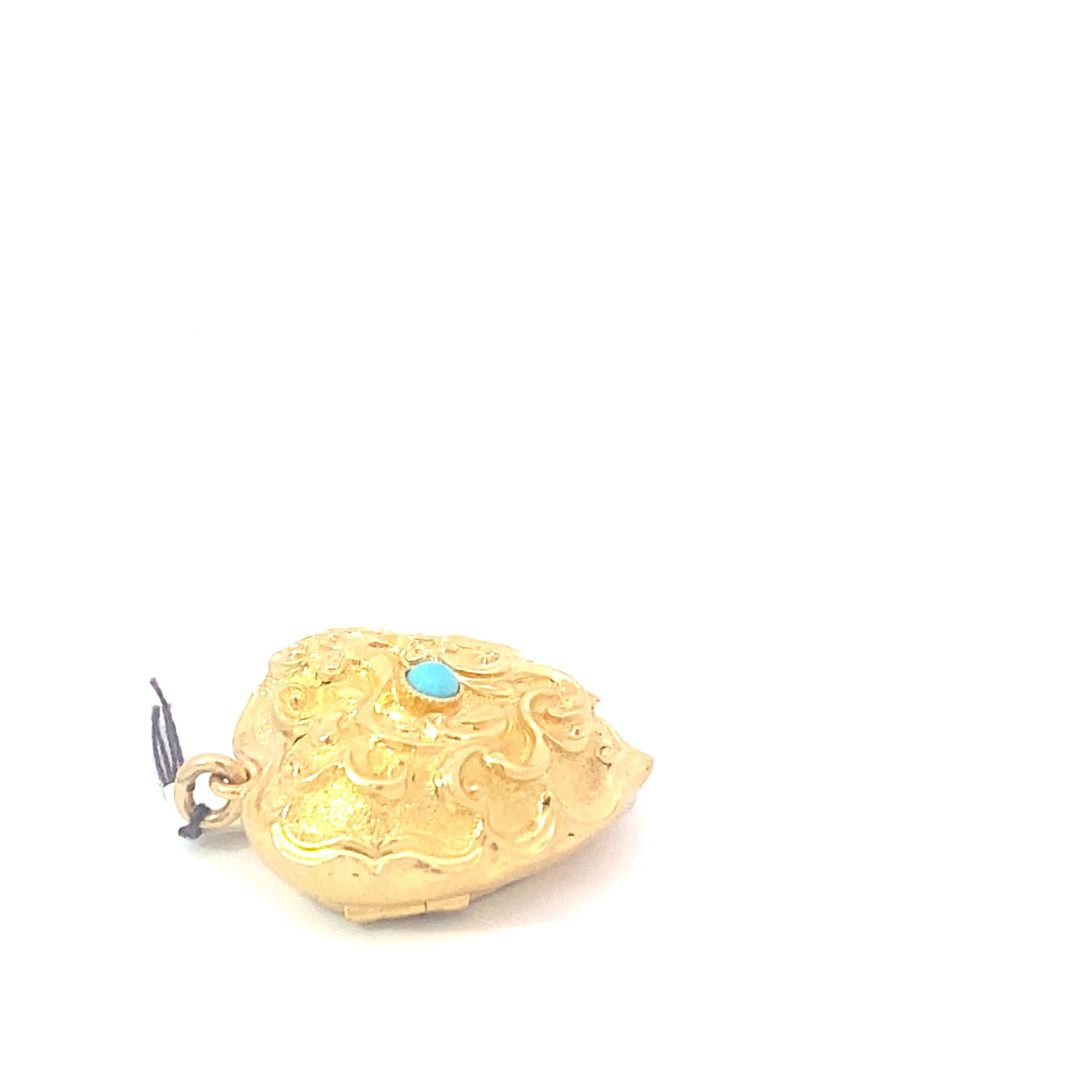 Antique Victorian 15k Turquoise Heart Locket In Good Condition For Sale In Brooklyn, NY