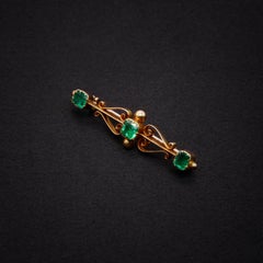 Antique Victorian 15K Yellow Gold 0.71ctw Square Cut Emerald Brooch