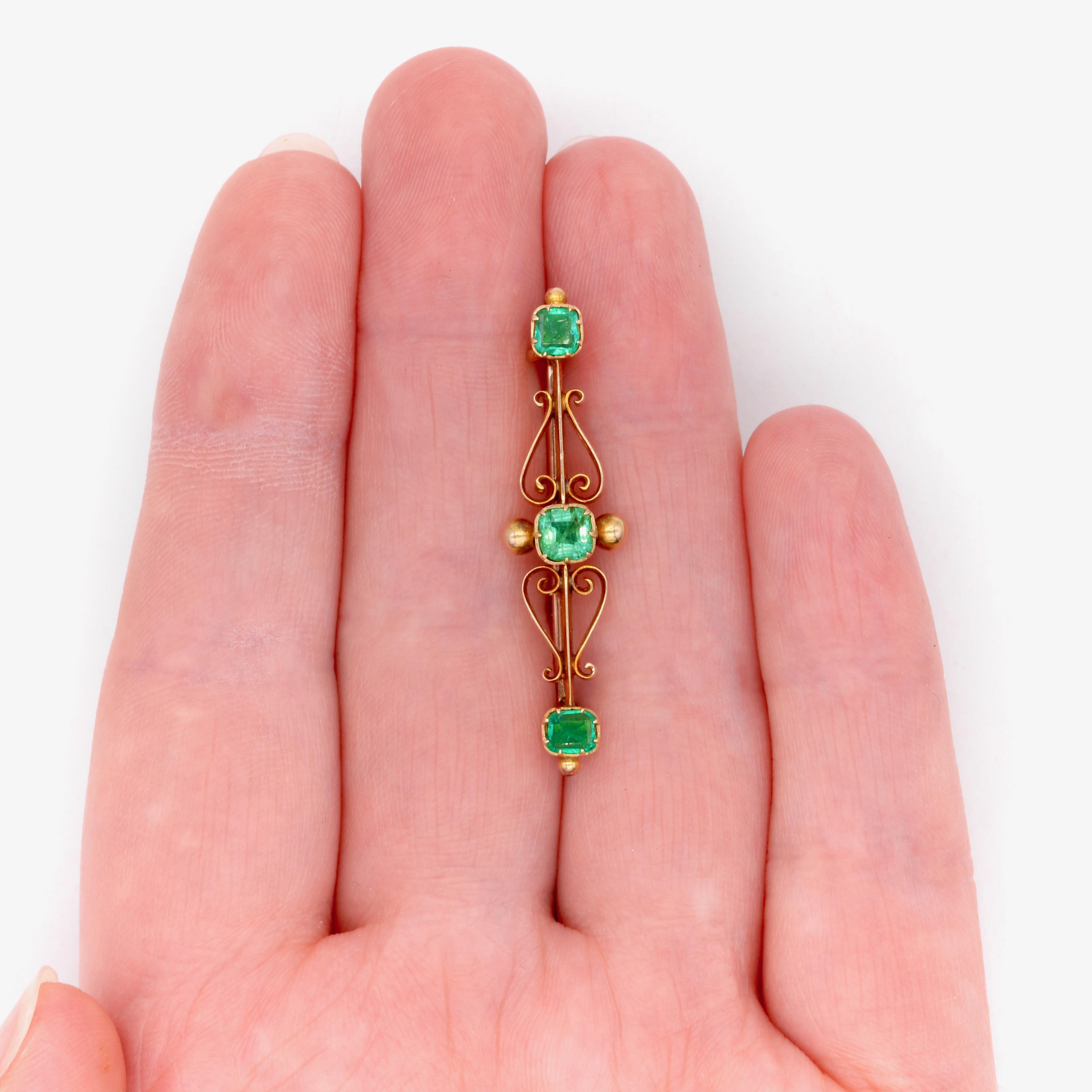 Antique Victorian 15K Yellow Gold 0.71ctw Square Cut Emerald Brooch 5