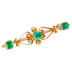 Antique Victorian 15K Yellow Gold 0.71ctw Square Cut Emerald Brooch