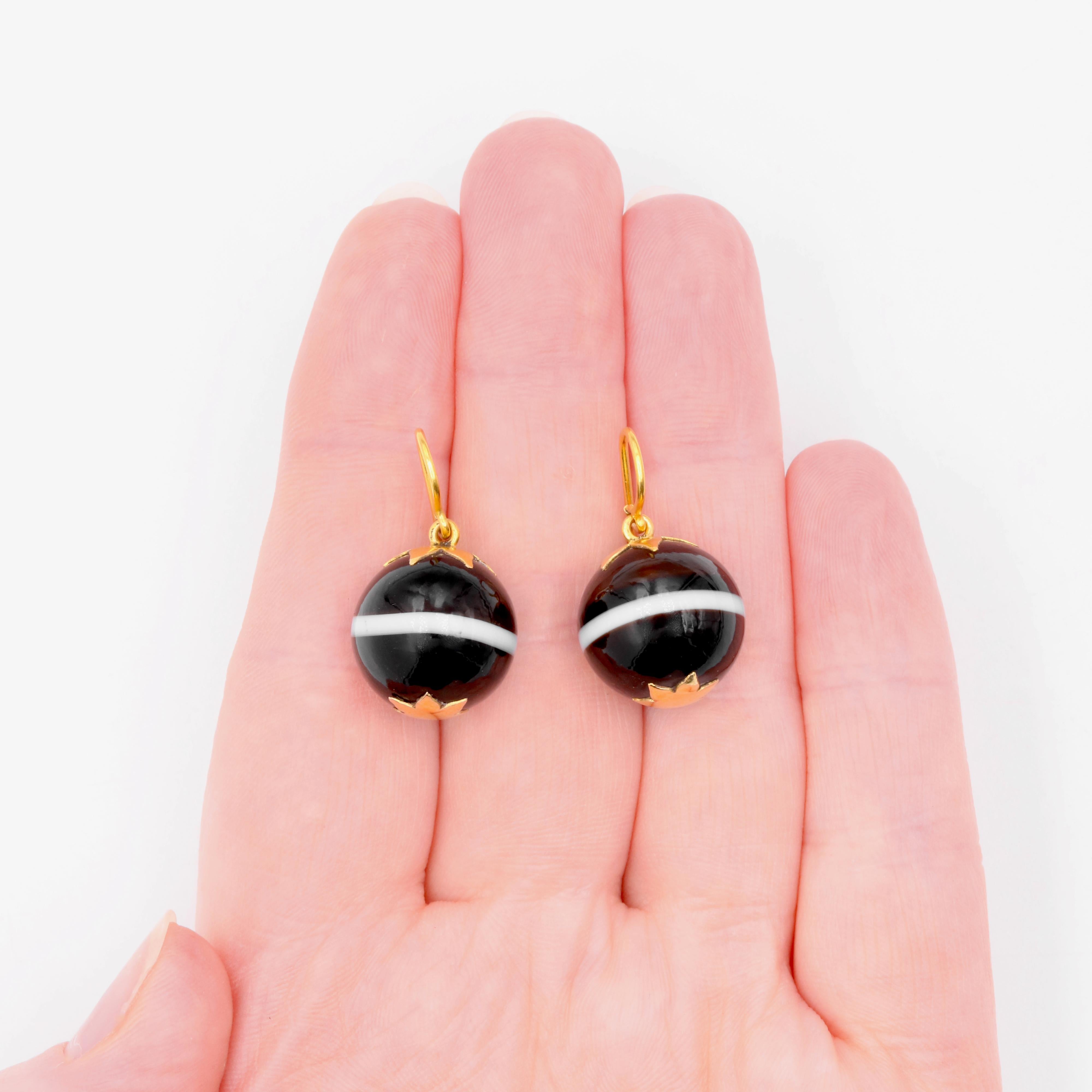 Antique Victorian 15K Yellow Gold Banded Agate Drop Earrings For Sale 5