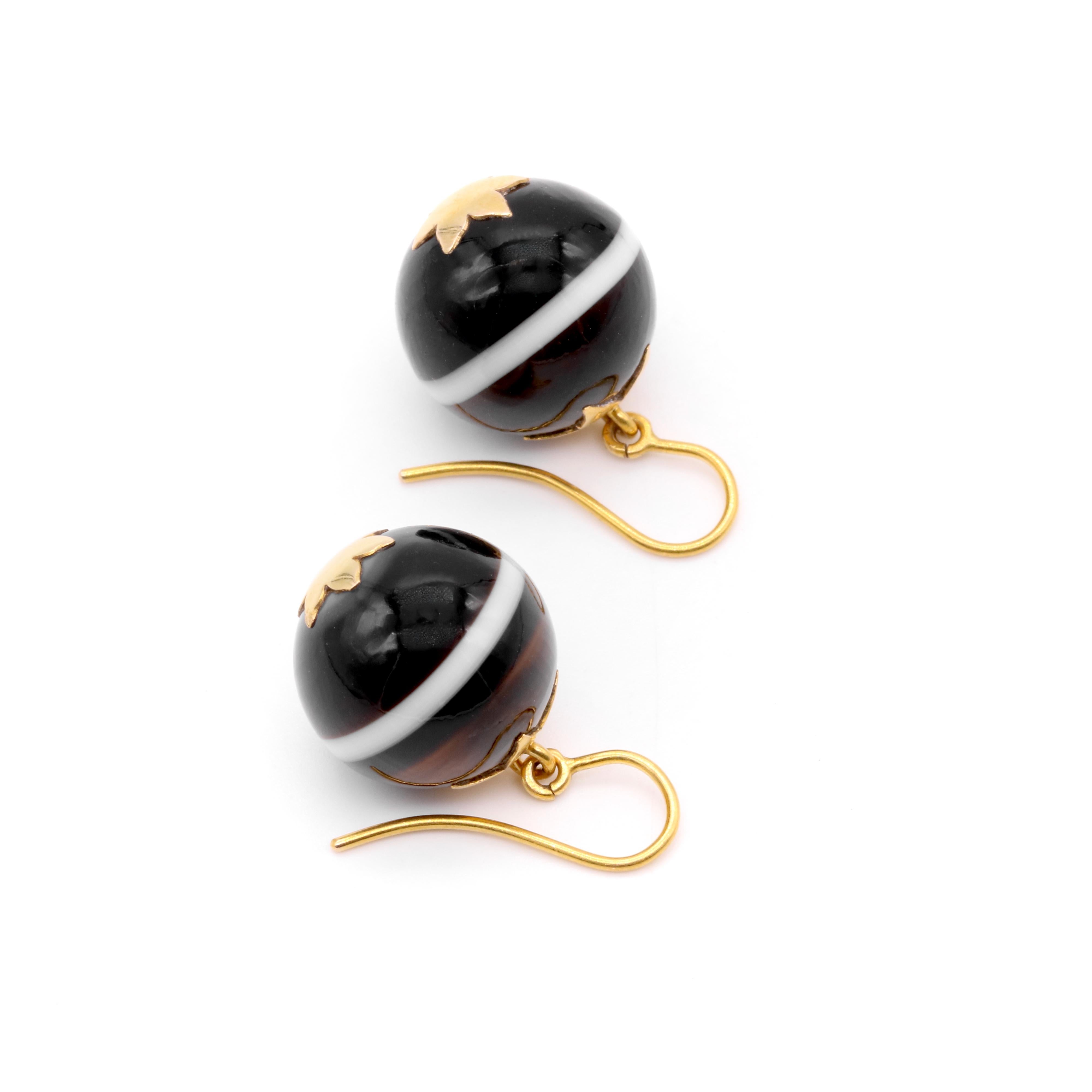 Antique Victorian 15K Yellow Gold Banded Agate Drop Earrings For Sale 2