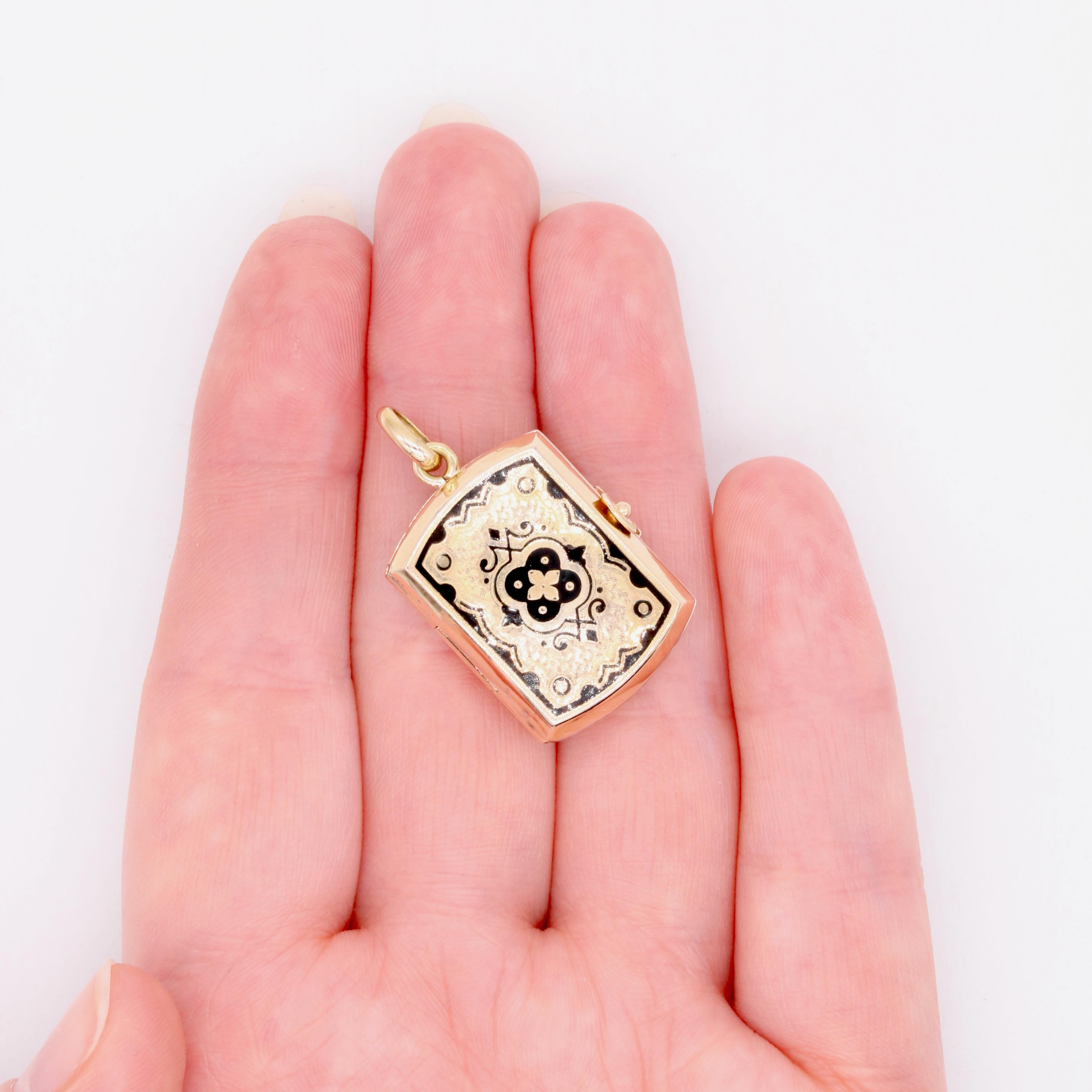 Antique Victorian 15K Yellow Gold Black Enamel Family Book Locket 8