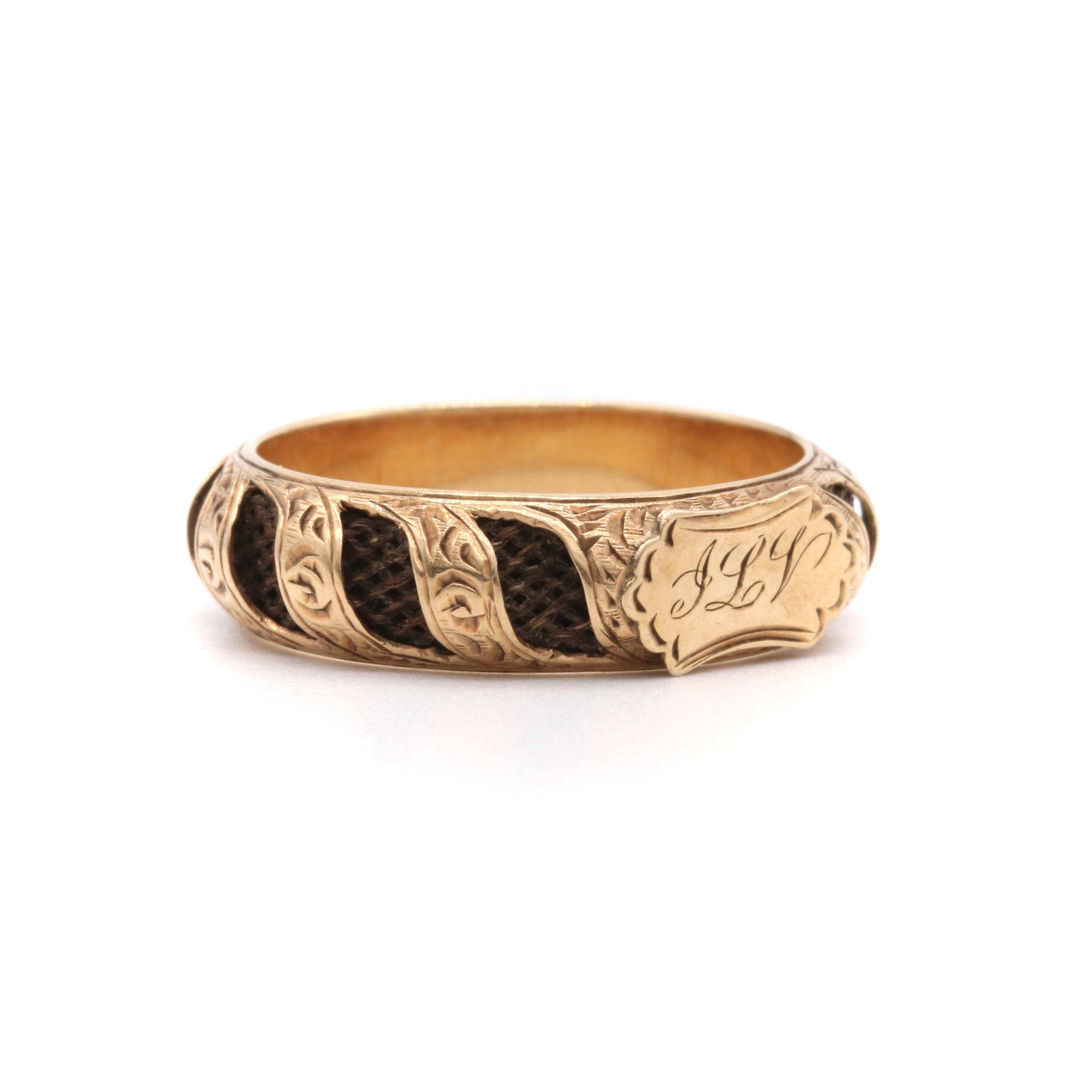 Antique Victorian 15K Yellow Gold Hairwork Floral Chased Mourning Ring For Sale 1