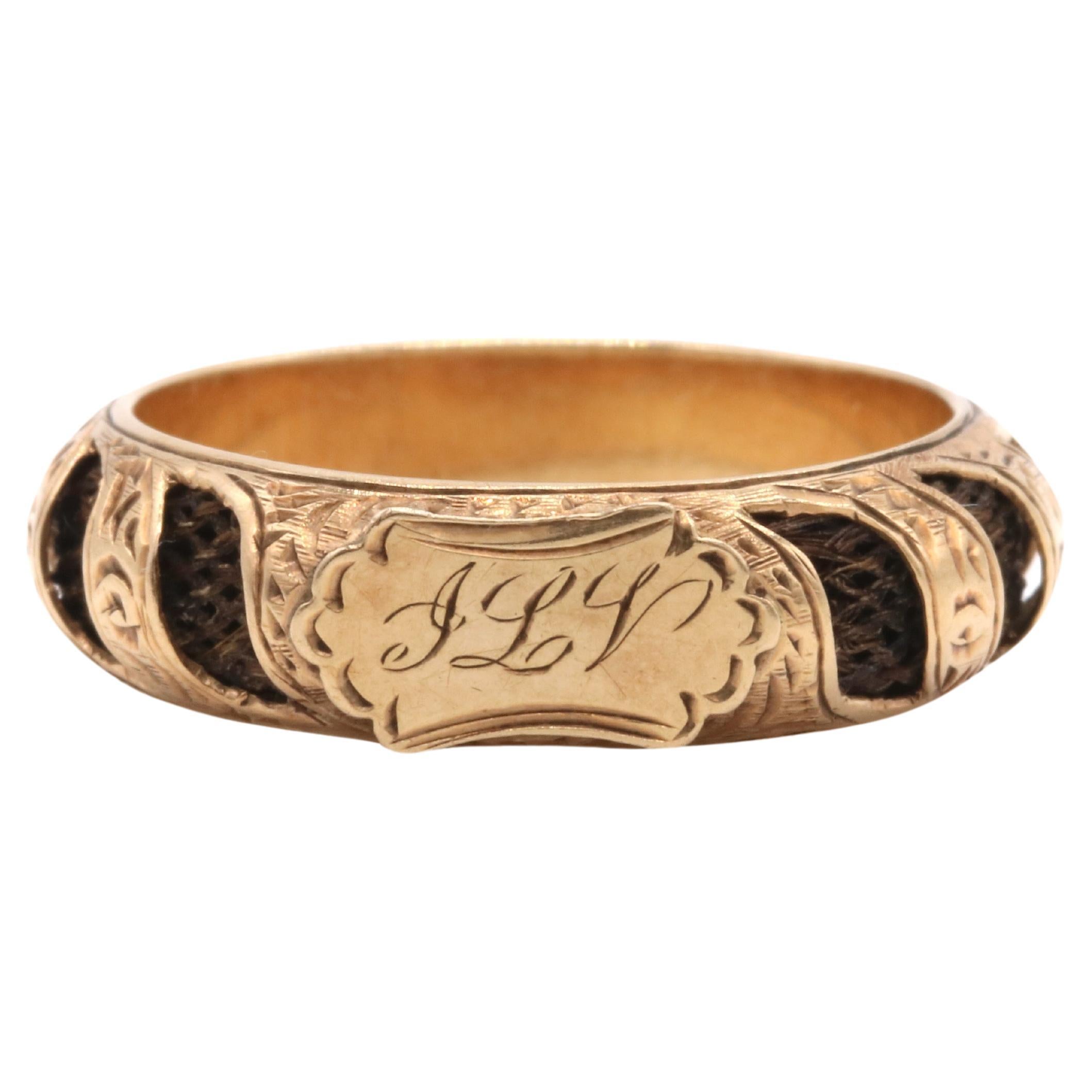 Antiguo Anillo de Luto Victoriano de Oro Amarillo de 15K con Trabajo Floral Acanalado
