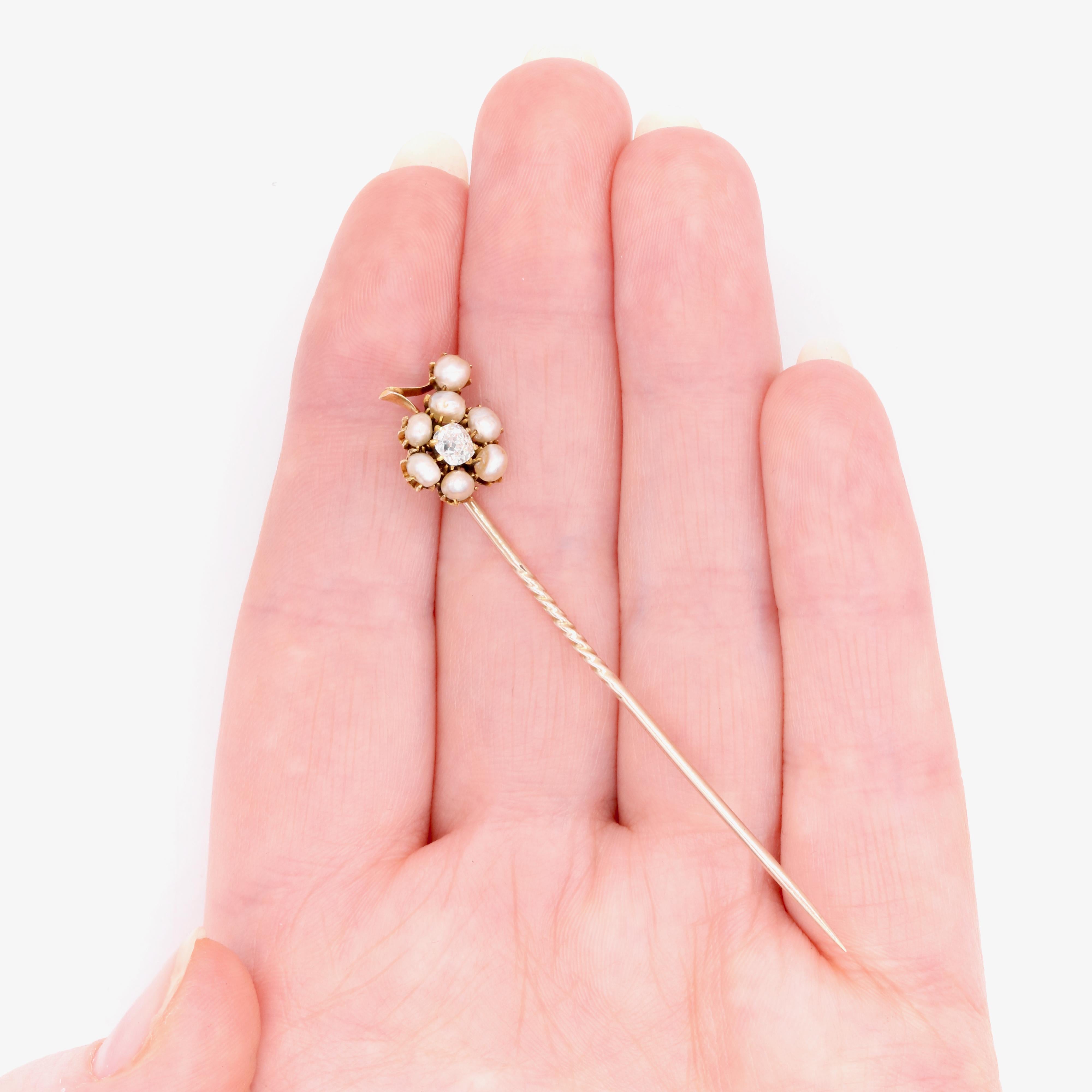 Antique Victorian 15K Yellow Gold Old Mine Cut Diamond & Pearl Flower Stick Pin For Sale 6