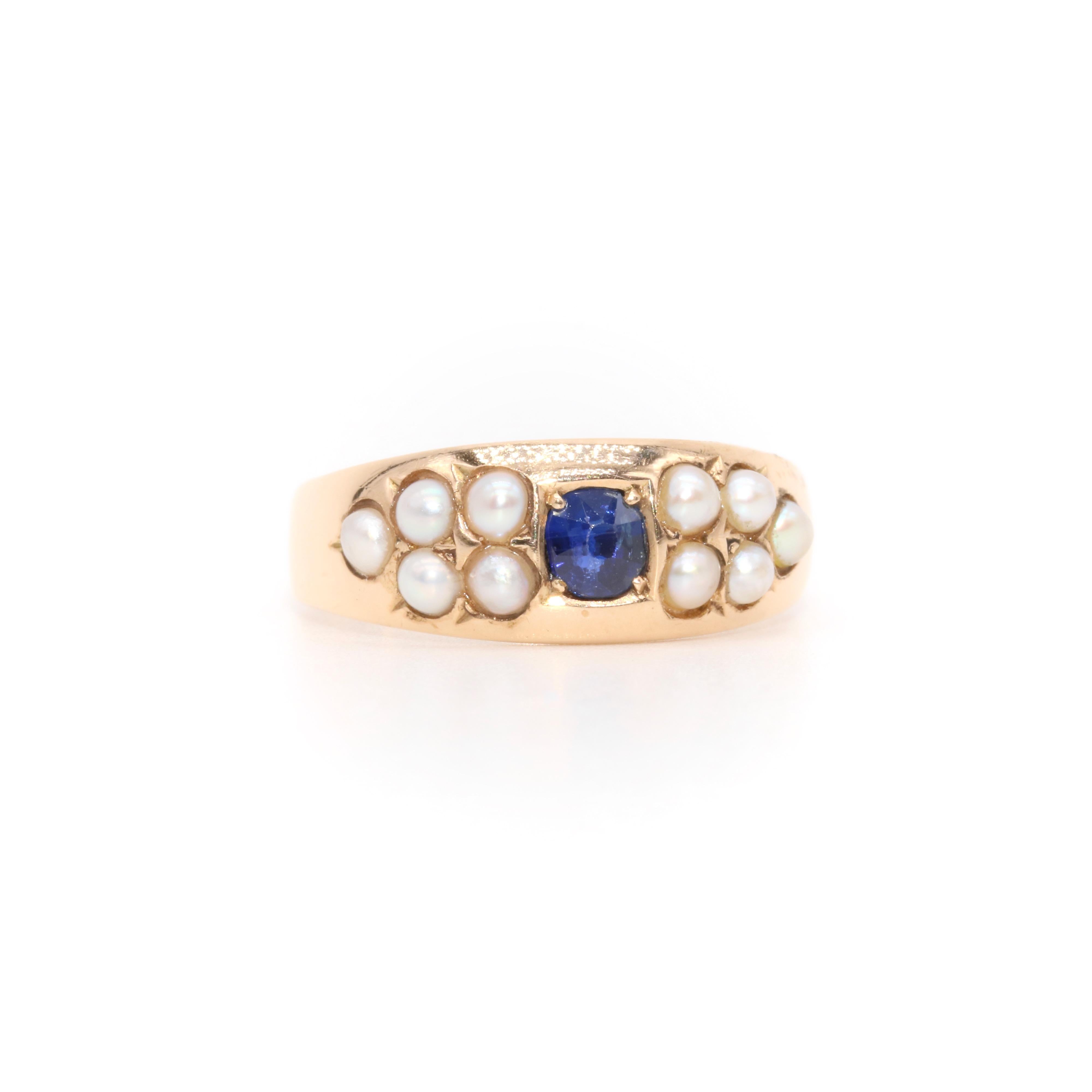 Antique Victorian 15K Yellow Gold Sapphire and Pearl Band Ring In Good Condition For Sale In Staines-Upon-Thames, GB