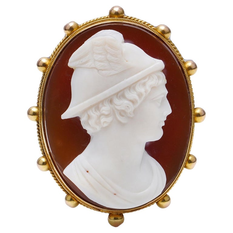 Antique Victorian 15kt gold cameo brooch, depicting Mercury with a
