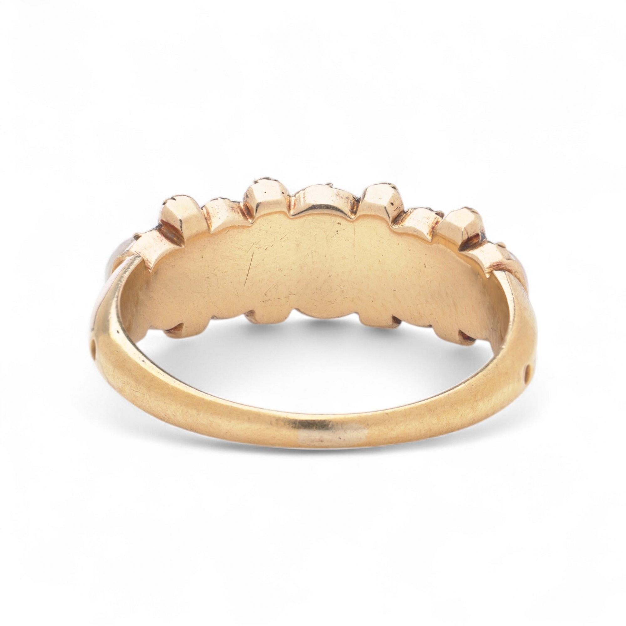Ancienne bague victorienne à cinq pierres en or 15kt avec perles et diamants taillés en rose Bon état - En vente à Braintree, GB