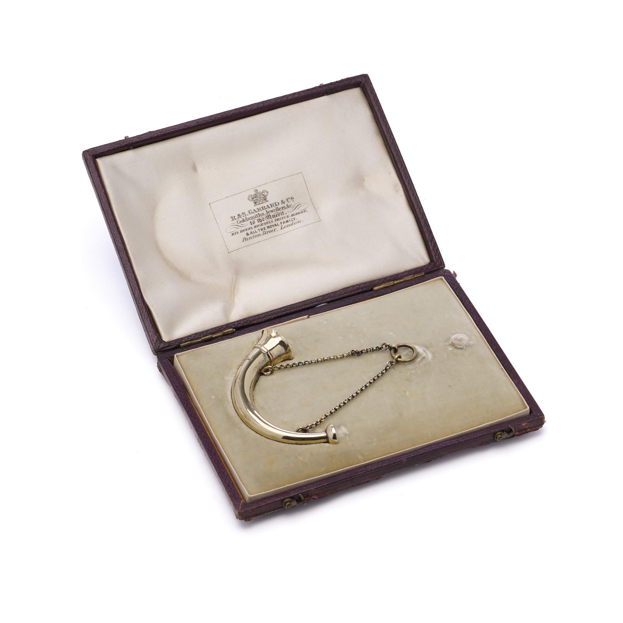 Antique Victorian 15kt yellow gold trumpet pendant with 20kt gold chain.

This is an elegant 15kt gold trumpet-shaped pendant, paired with a 20kt gold chain, showcasing a classical and refined design. The trumpet is finely crafted, with delicate
