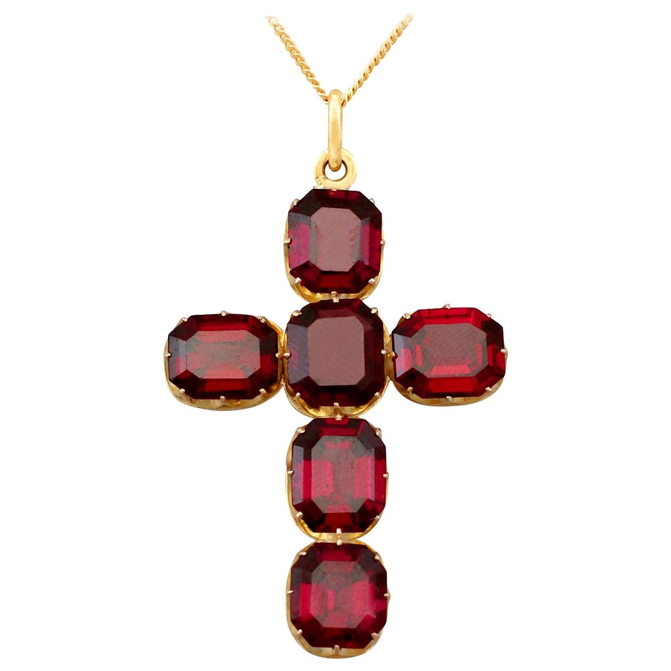 Antique Victorian 16.29 Carat Garnet and Yellow Gold Cross Pendant