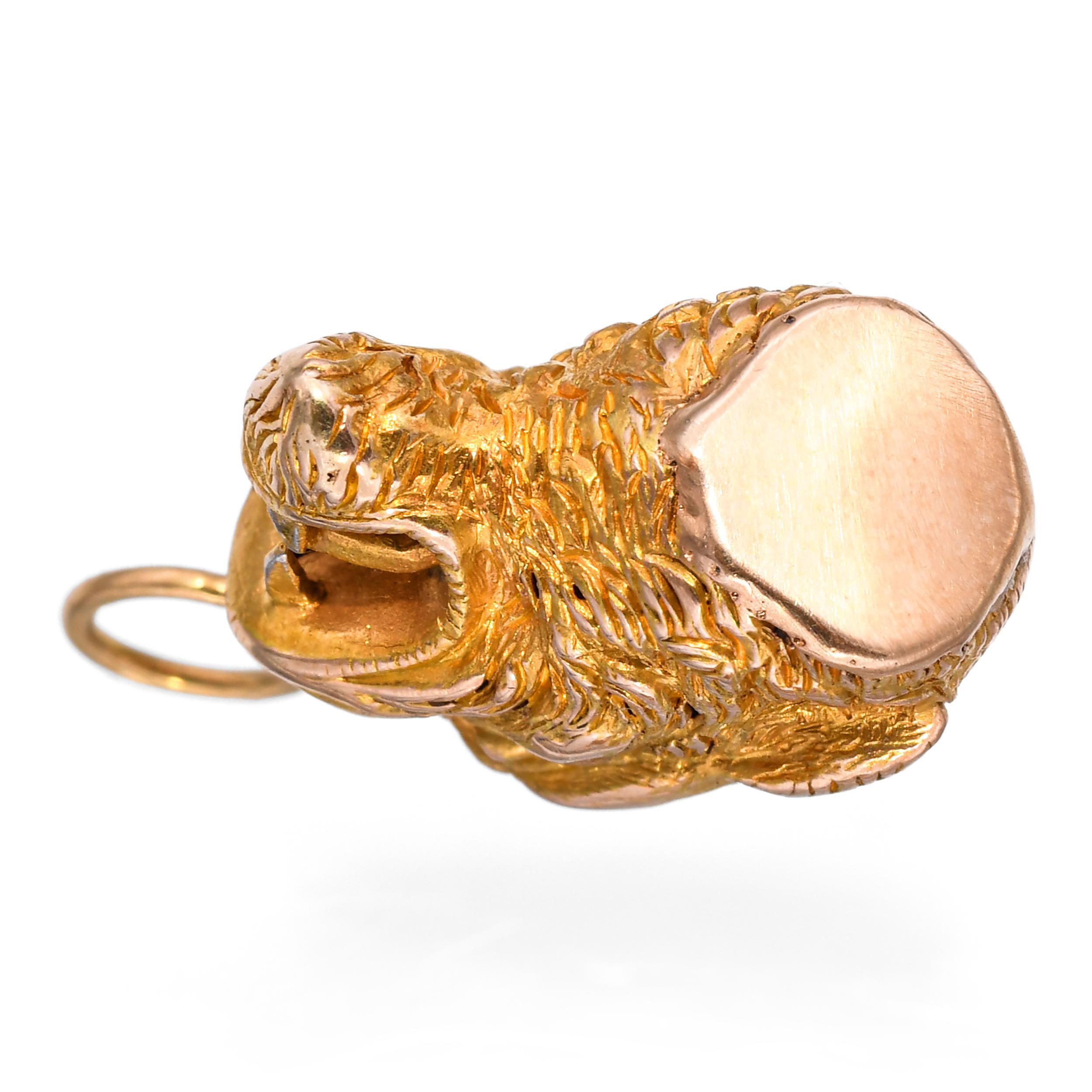 Pendentif tête de tigre sculpté en or jaune 17k de l'époque victorienne ancienne Pour femmes en vente