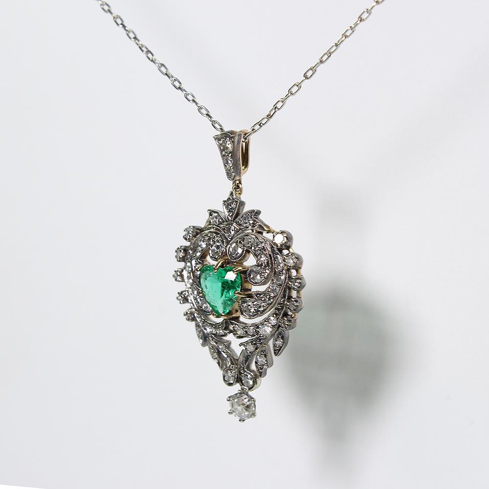 Old Mine Cut Antique Victorian 18 Karat Gold Emerald and 1.25 Carat Diamond Pendant