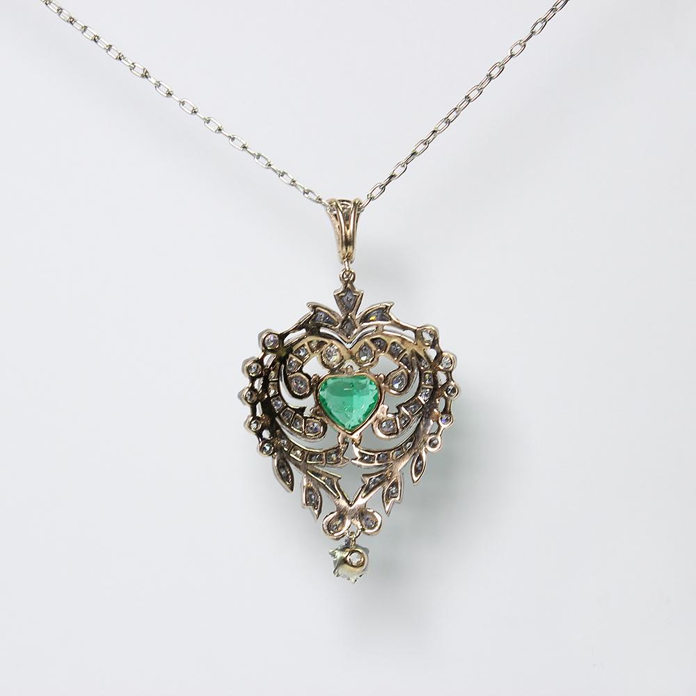 Antique Victorian 18 Karat Gold Emerald and 1.25 Carat Diamond Pendant In New Condition In Miami, FL