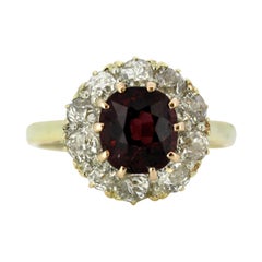Antique Victorian 18 Karat Gold Ring with Ruby and Diamonds, England, 1880s