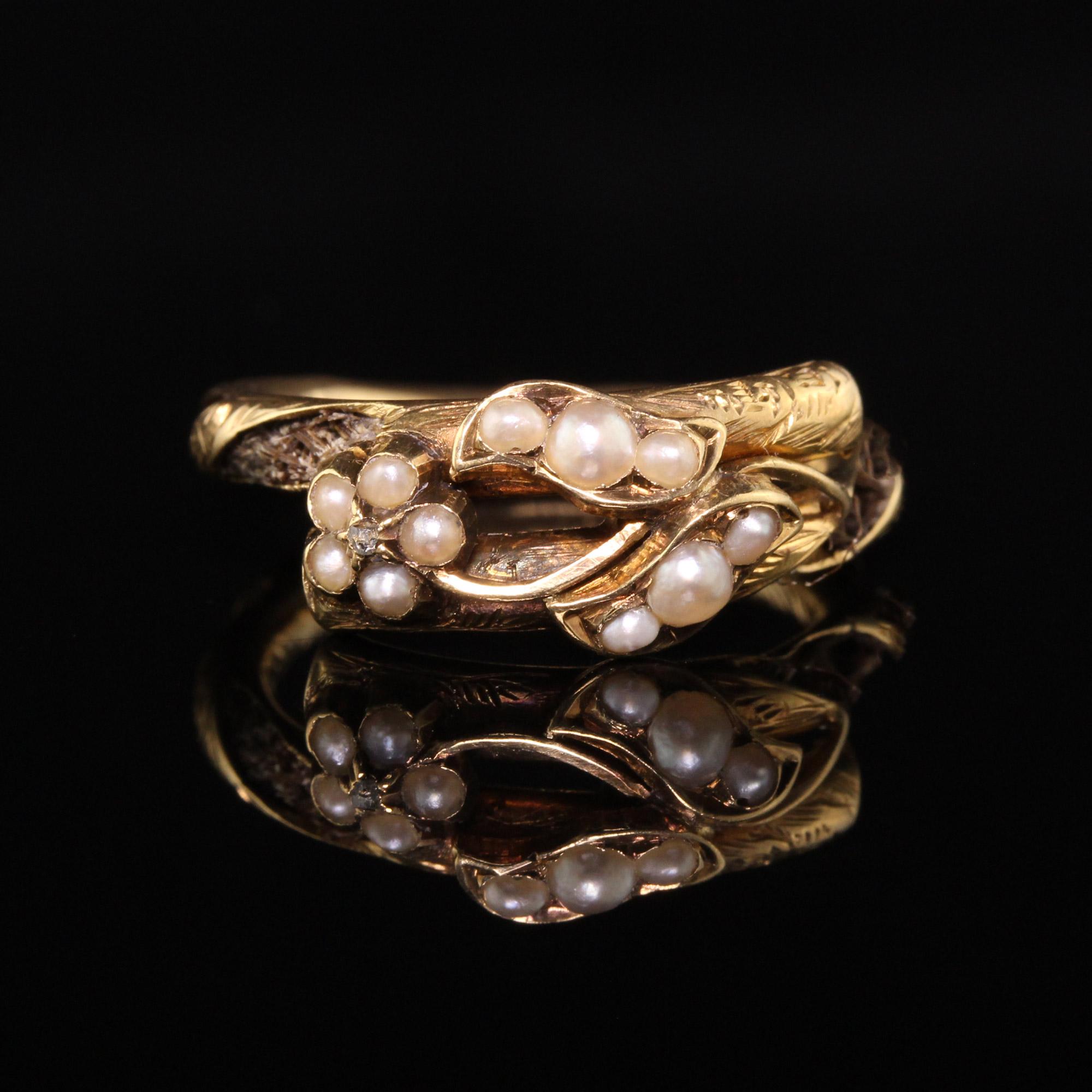 Antique Victorian 18 Karat Yellow Gold Seed Pearl Mourning Ring In Good Condition For Sale In Great Neck, NY