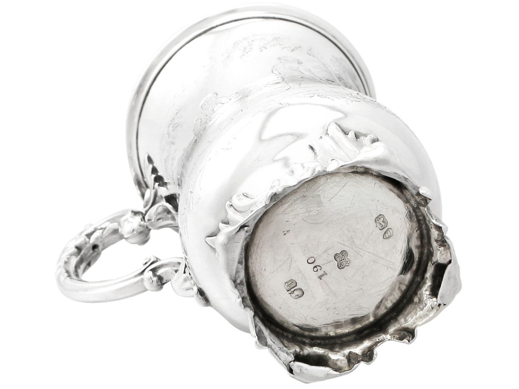 Taza victoriana antigua de plata de ley Edward & John Barnard en venta 6