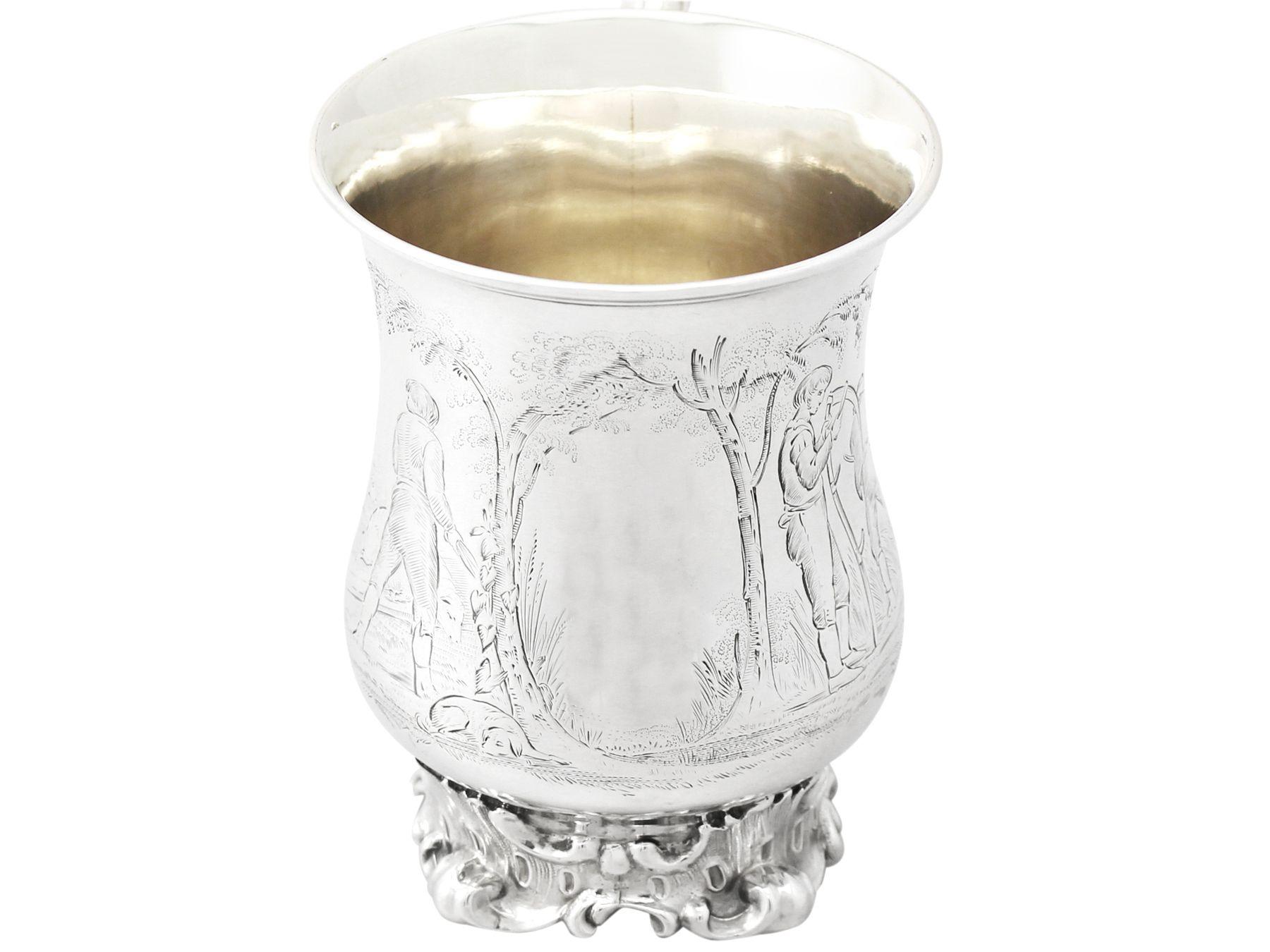 Excepcional, fina e impresionante taza antigua victoriana inglesa de plata de ley, fabricada por Edward, John & William Barnard; una adición a nuestra colección de regalos de plata para bautizo

Esta excepcional taza victoriana antigua de plata de