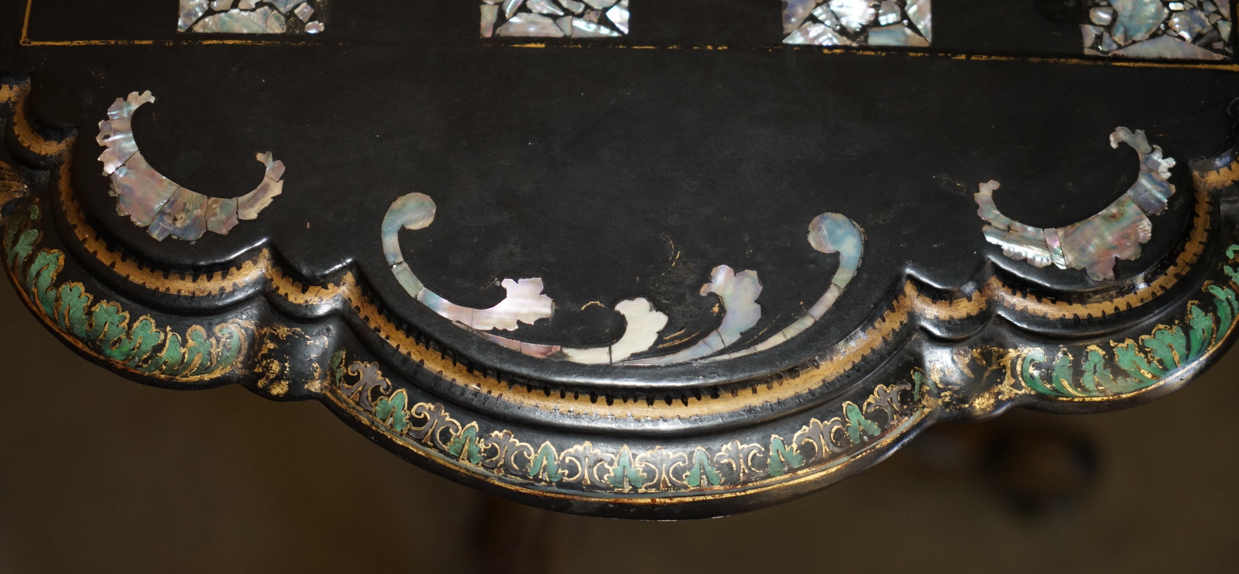 Legno ANTICO VITTORIANO 1860 LACCA NERA MADRE DI PERLA CHESSA TILT TOP TAVOLO DA GIOCO in vendita
