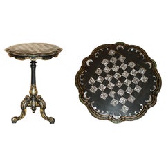 Mesas de postre y mesas basculantes victorianas