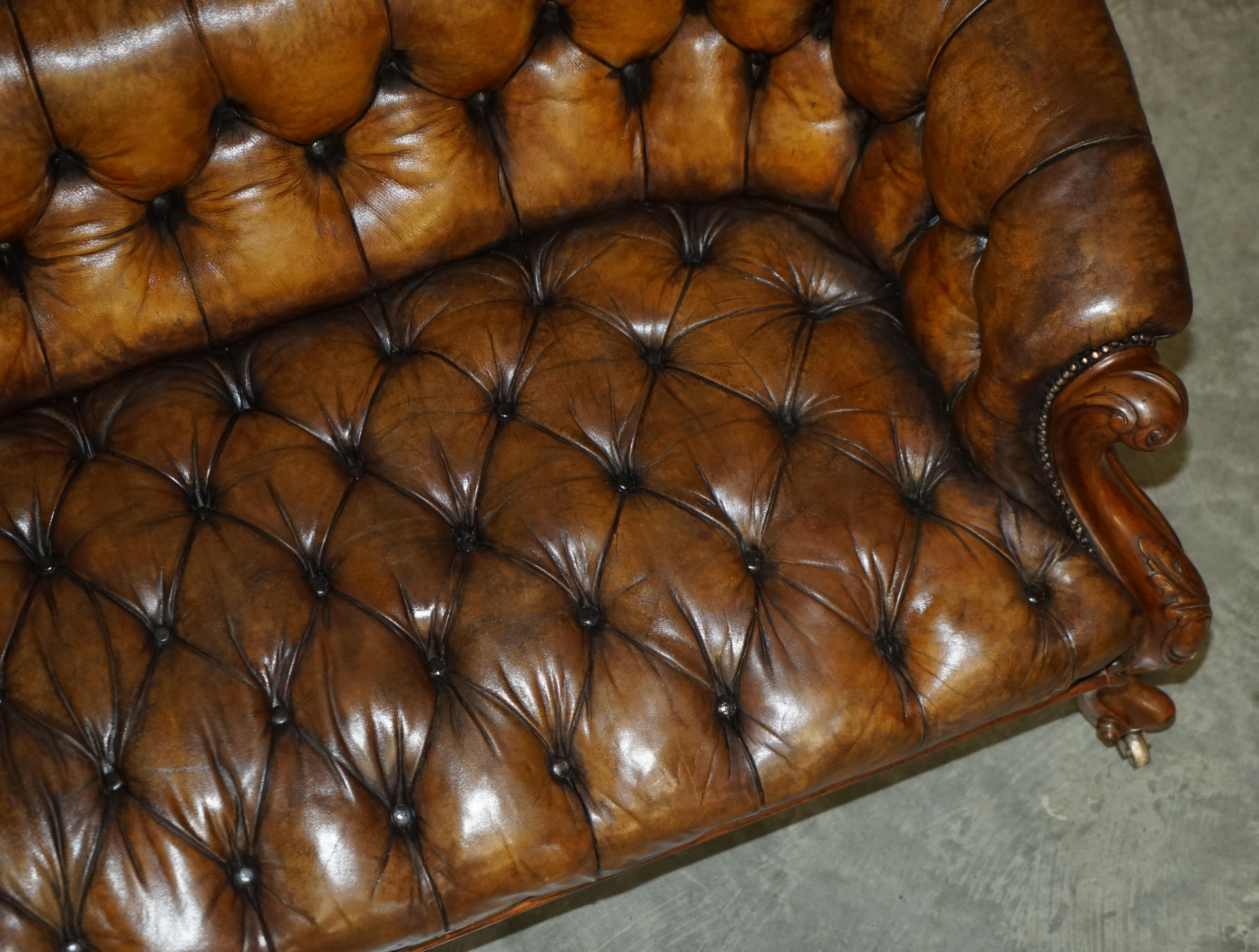 Antique Victorian 1860 Show Frame Carved Walnut Chesterfield Brown Leather Sofa For Sale 10