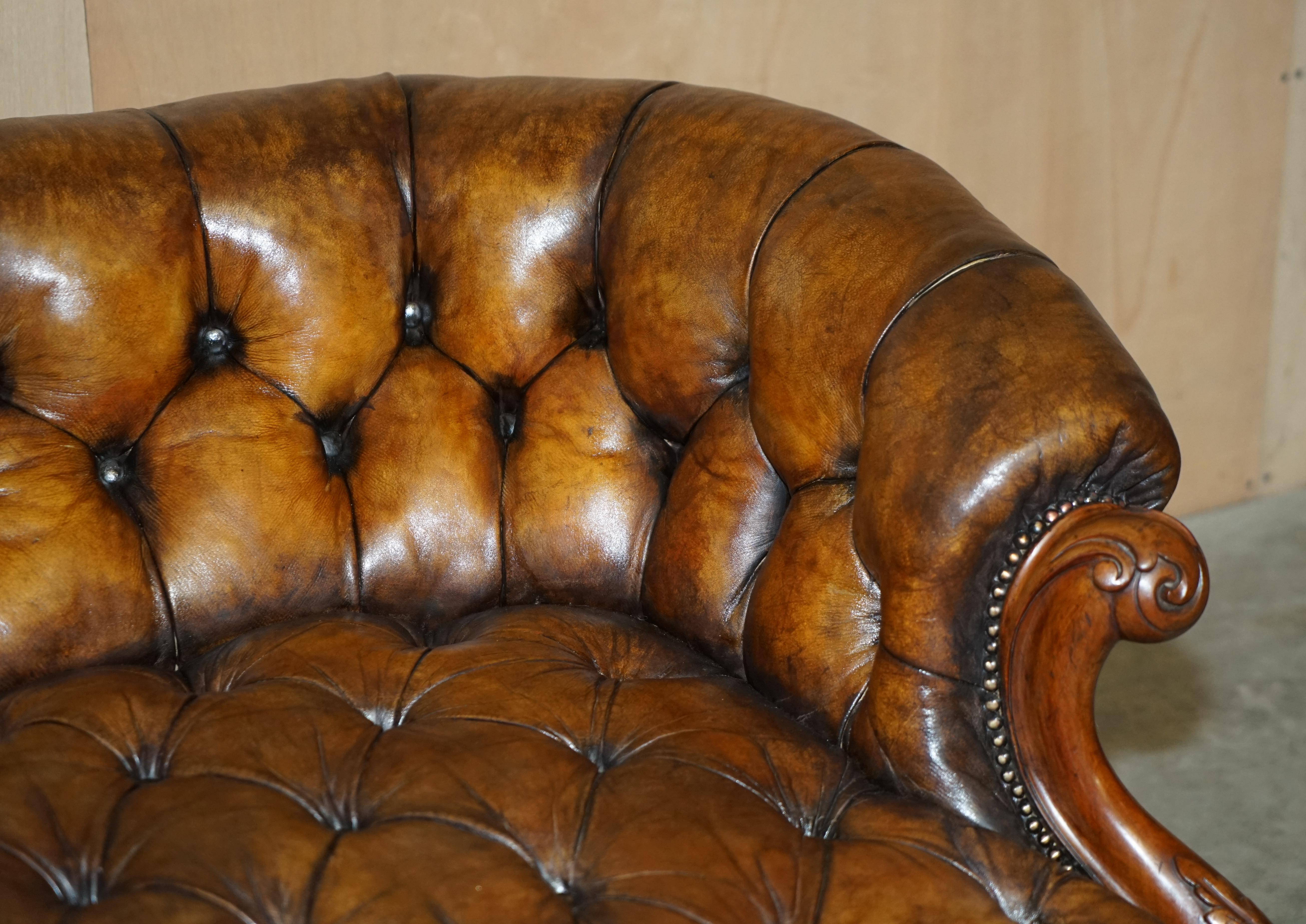 Antique Victorian 1860 Show Frame Carved Walnut Chesterfield Brown Leather Sofa For Sale 2