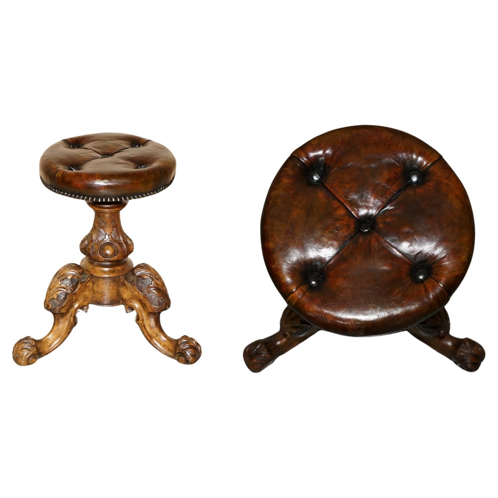ANTIQUE VICTORIAN 1880 BROWN LEATHER CHESTERFIELD HEiGHT ADJUSTABLE PIANO STOOL For Sale