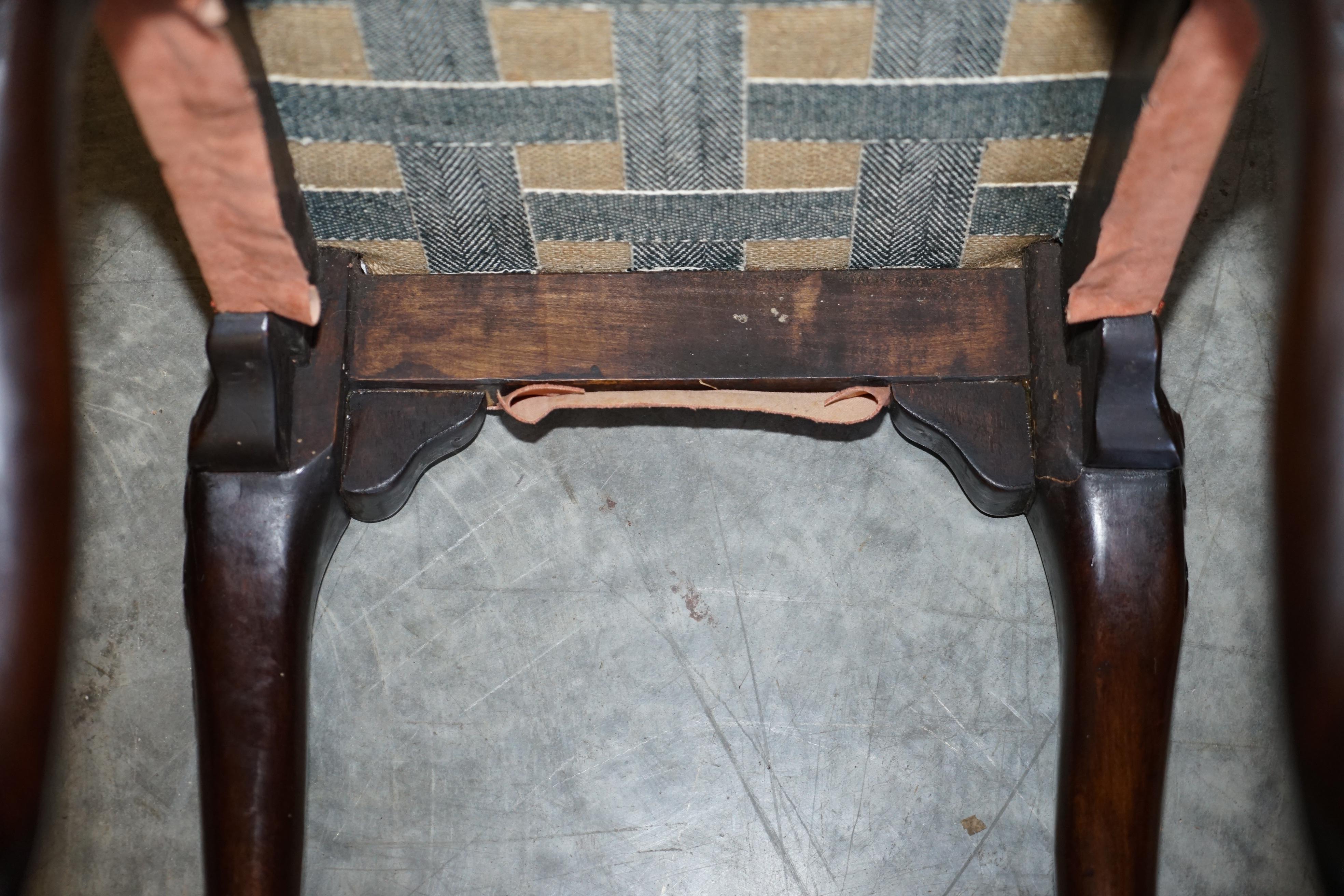 Antique Victorian 1880 Hand Carved Claw & Ball Feet Piano Stool or Bench Seat For Sale 1