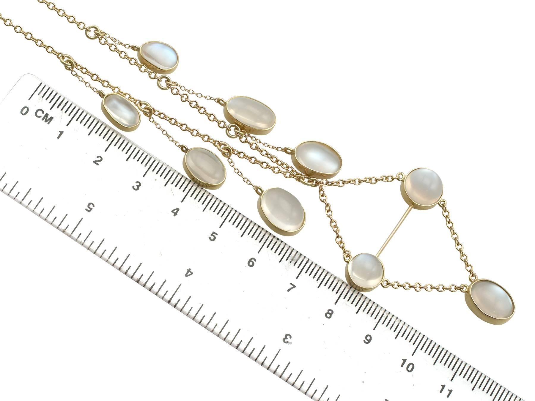 Cabochon Victorian 23.40 Carat Moonstone Yellow Gold Necklace For Sale