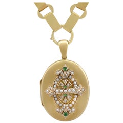 Antique Victorian 1880s Emerald and Seed Pearl Yellow Gold Locket