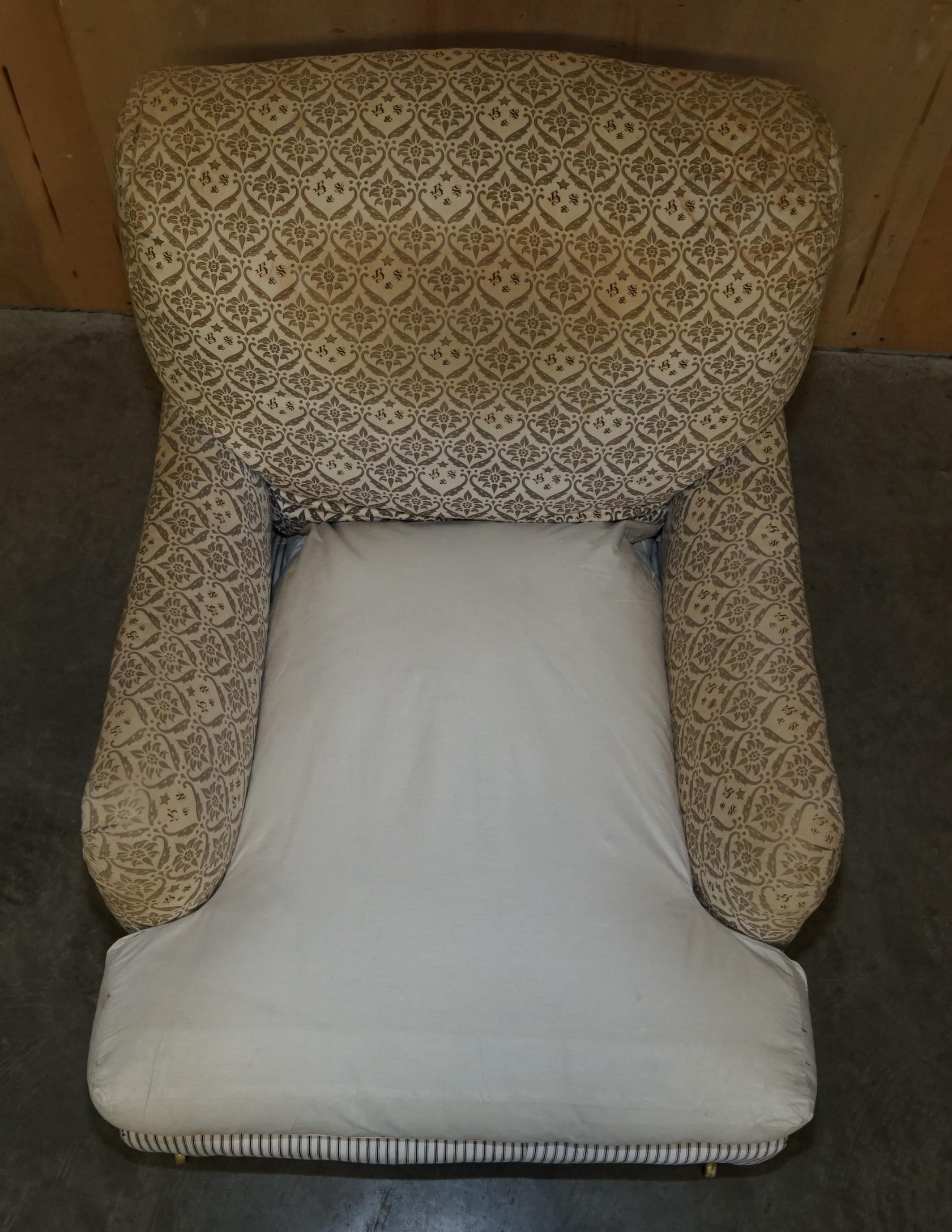 ANTIQUE VICTORIAN 1890 ORIGINAL TICKING FABRIC HOWARD & SON'S IVOR ARMCHAiR In Distressed Condition In West Sussex, Pulborough