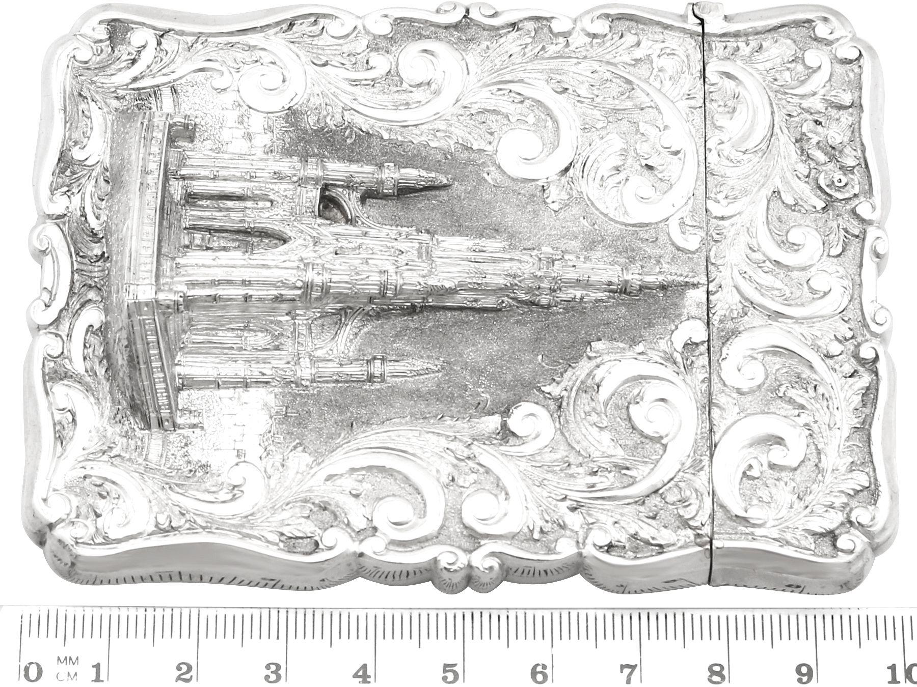 Estuche victoriano de plata de ley Nathaniel Mills en venta 3