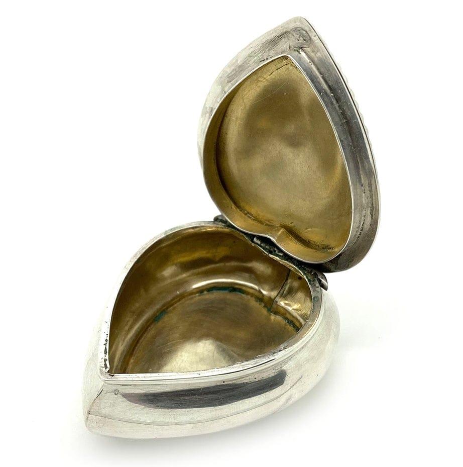 Women's Antique Victorian 1899 Silver Heart Trinket Jewellery Box For Sale