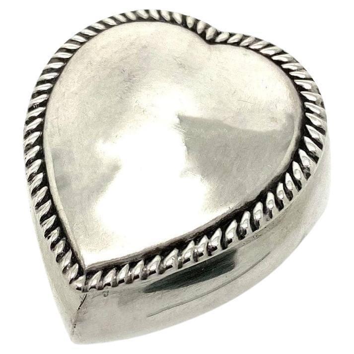 Antique Victorian 1899 Silver Heart Trinket Jewellery Box For Sale