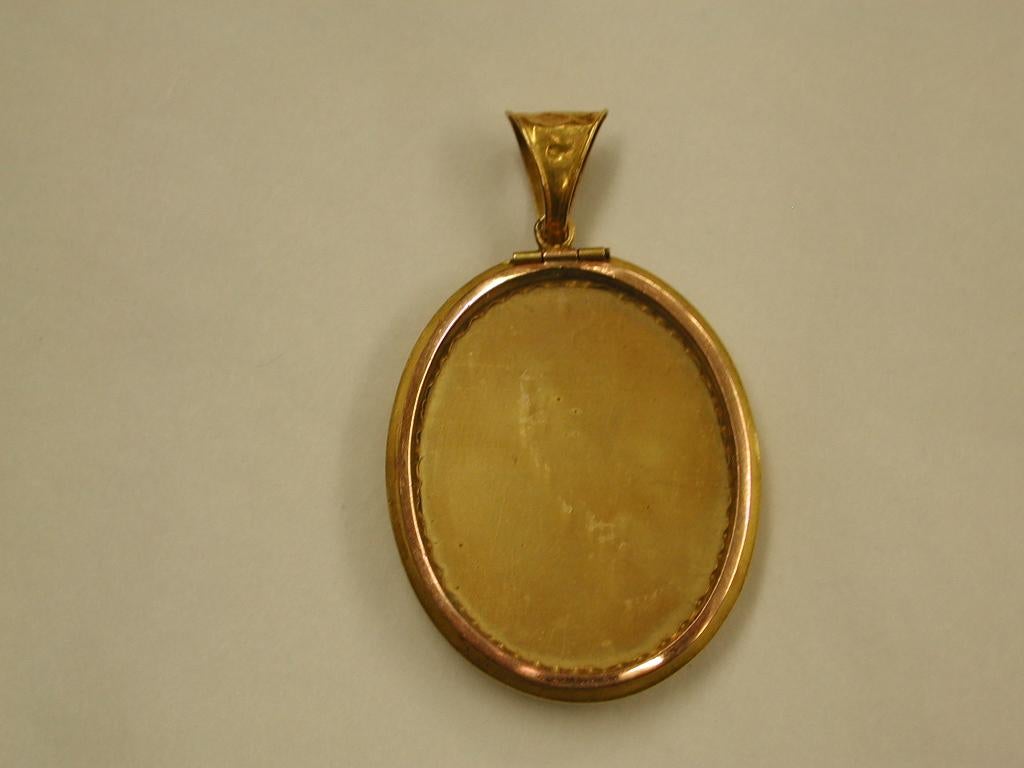 Women's Victorian 18 Carat Etruscian Bordered Pietra Dura Pendant, Dated circa 1860