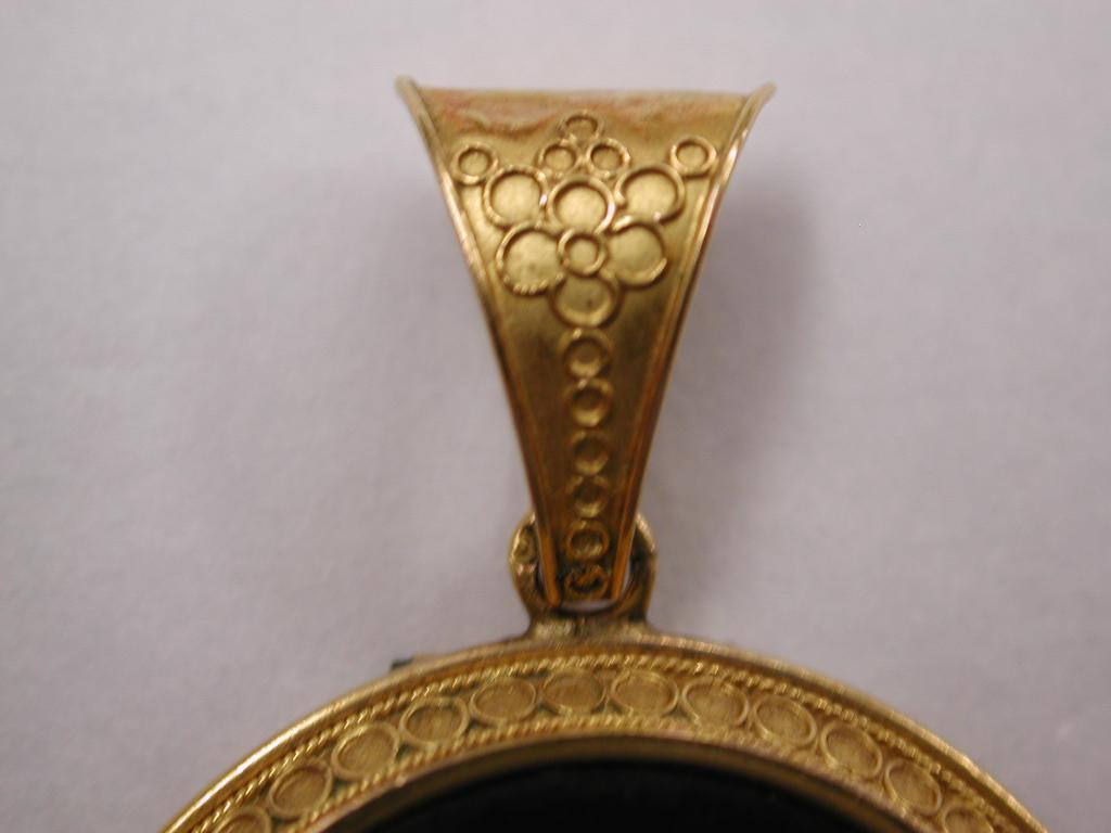 Victorian 18 Carat Etruscian Bordered Pietra Dura Pendant, Dated circa 1860 3
