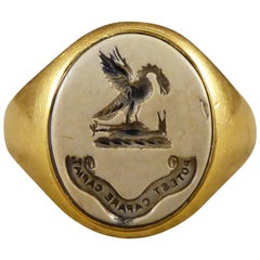 Antique Victorian 18ct Gold and Carved Agate Stone Crest Gents Ring, circa 1870